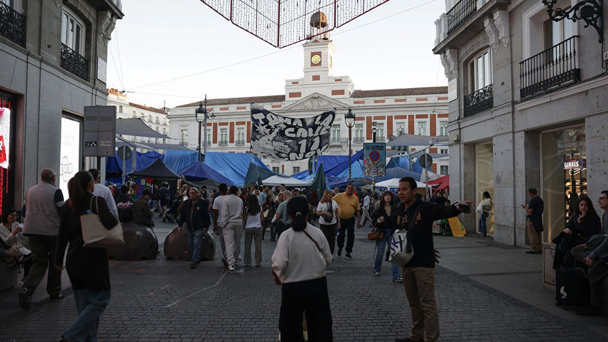 El Ayuntamiento de Madrid cifra en 30 millones las pérdidas de los comercios por la acampada de Sol