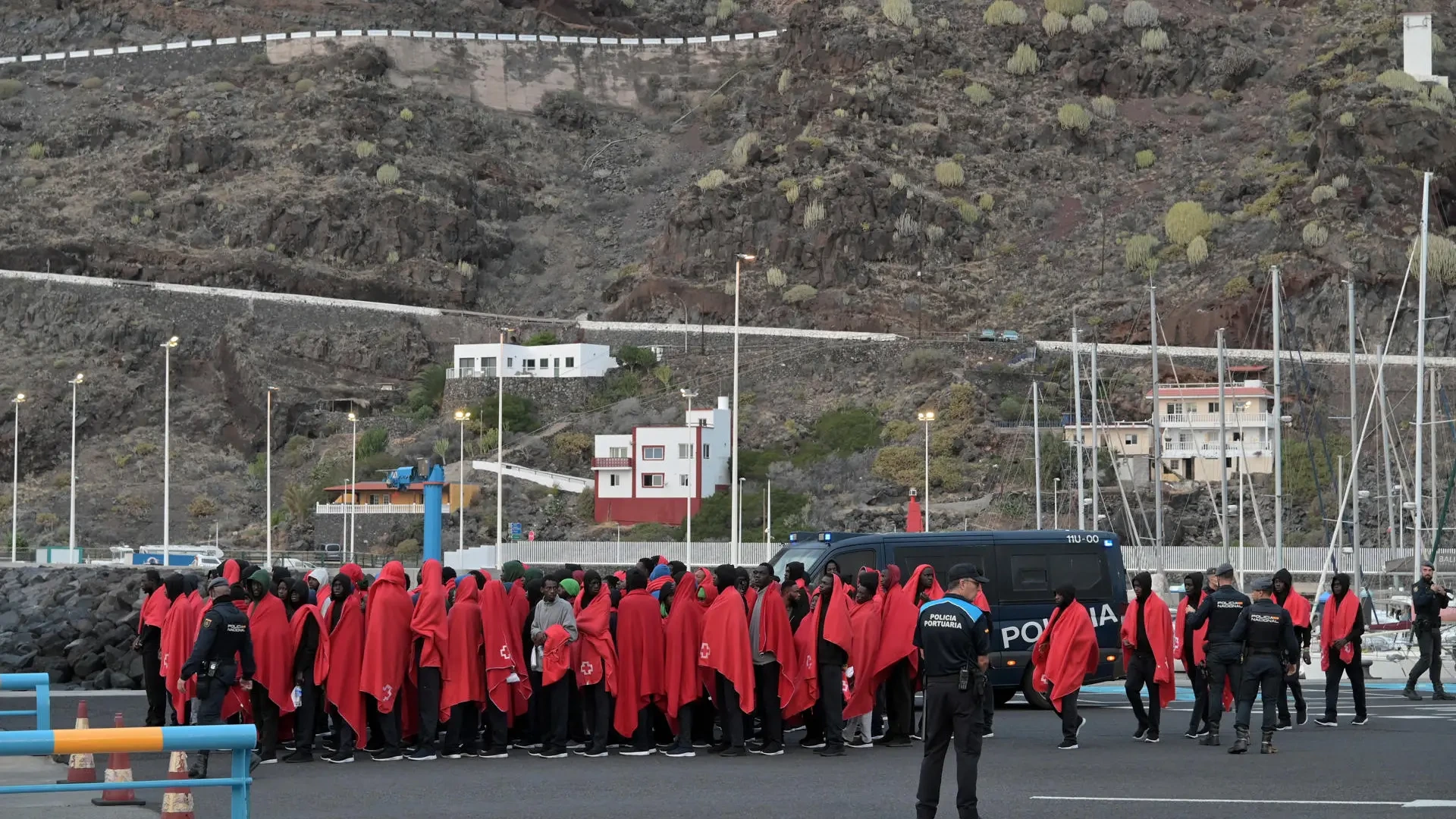 El Hierro enfrenta otro repunte migratorio tras llegar 1.539 personas en la última semana
