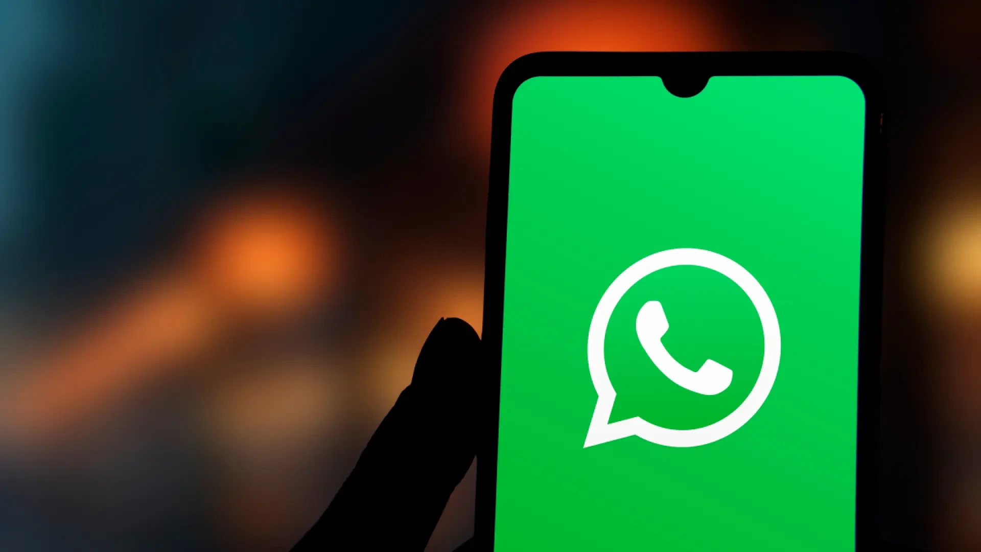 WhatsApp prueba una función para los olvidadizos: dejar mensajes, fotos y vídeos programados