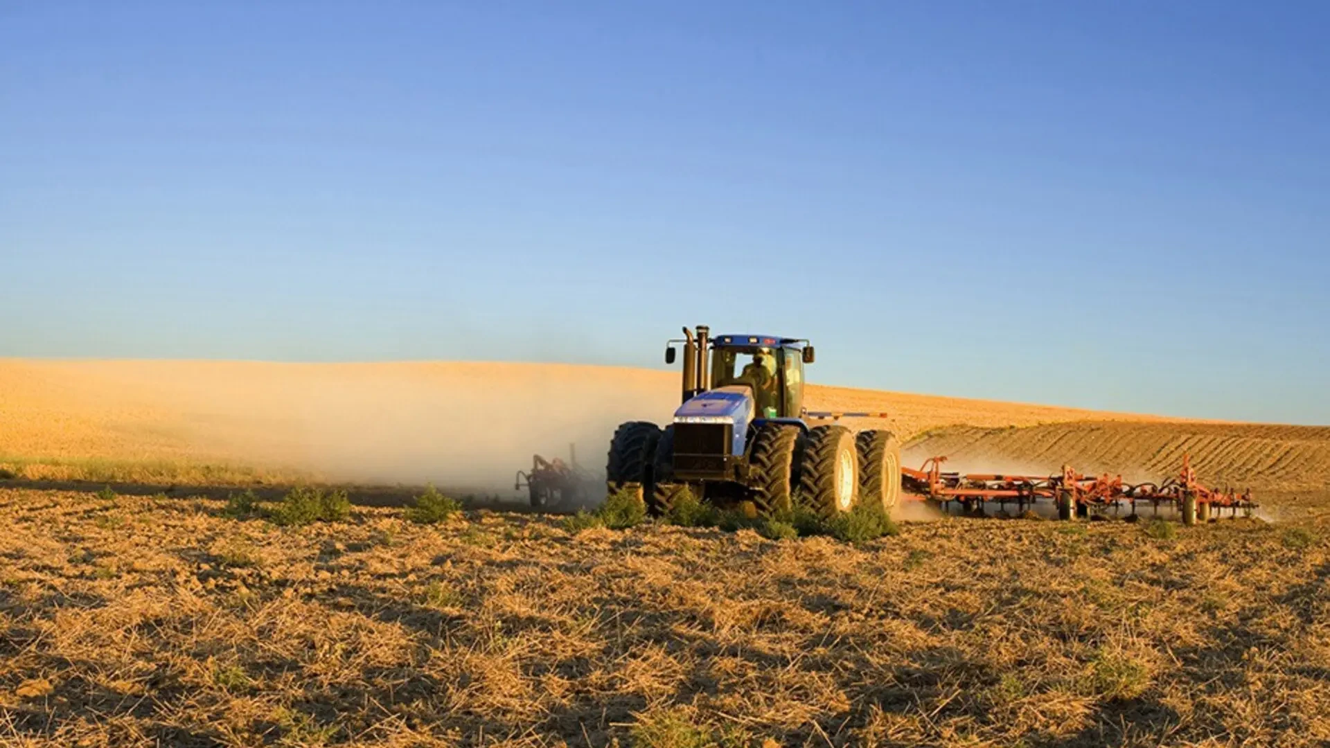 Muere un joven de 25 años tras volcar la cuba de un tractor en Arjona
