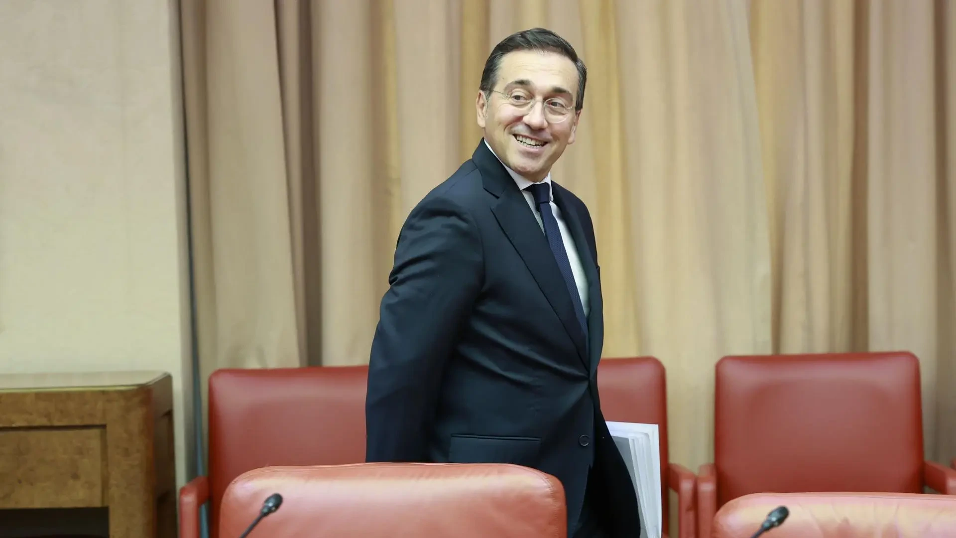 Los consulados refuerzan sus plantillas y trabajan el fin de semana para cumplir el plazo del Supremo sobre la 'ley de nietos'