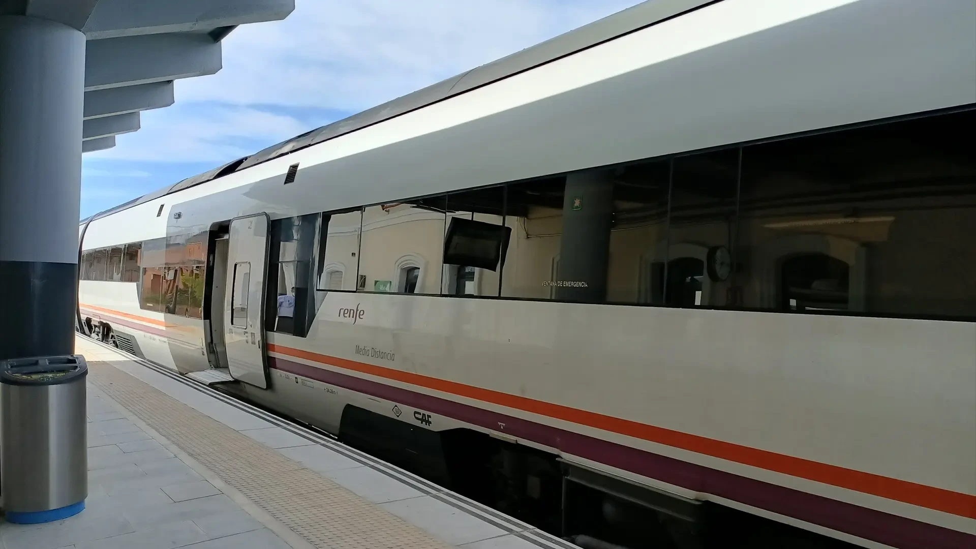 Adiós a todas las plazas numeradas: Renfe elimina la reserva previa de asiento