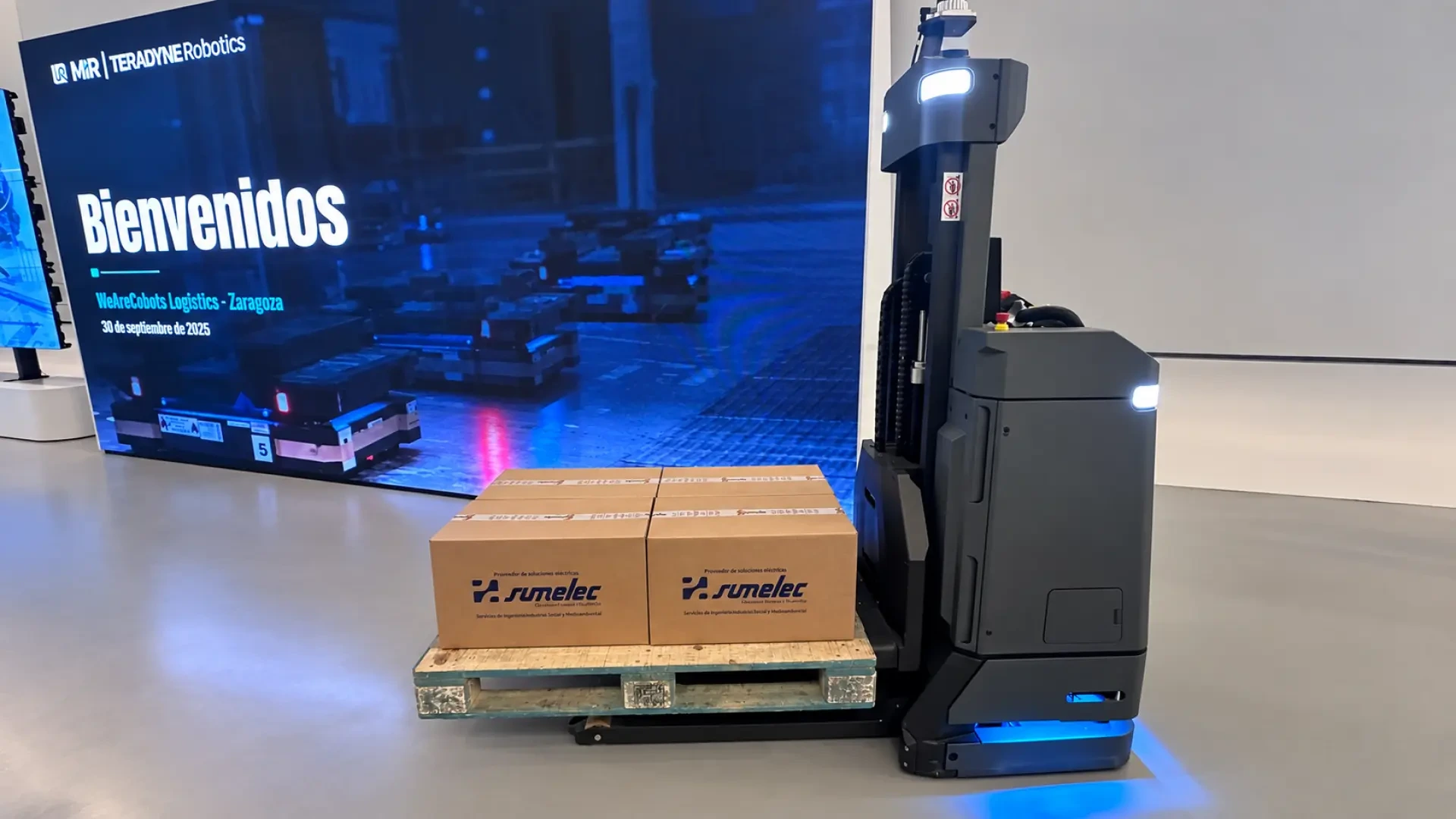 La nueva era del sector logístico: robots que hablan con operarios y máquinas que automatizan tareas