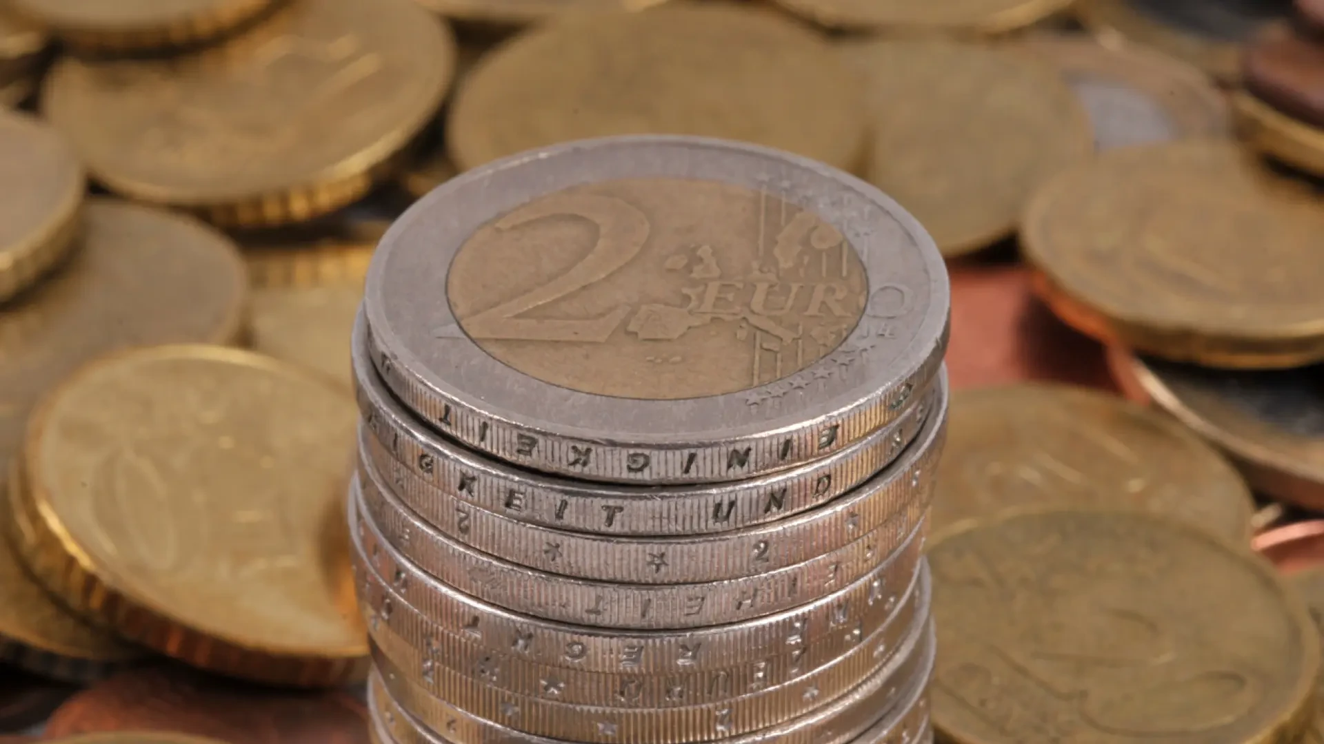 Las monedas de 2 euros que pueden valer cientos de euros: cómo reconocer los ejemplares que buscan los coleccionistas