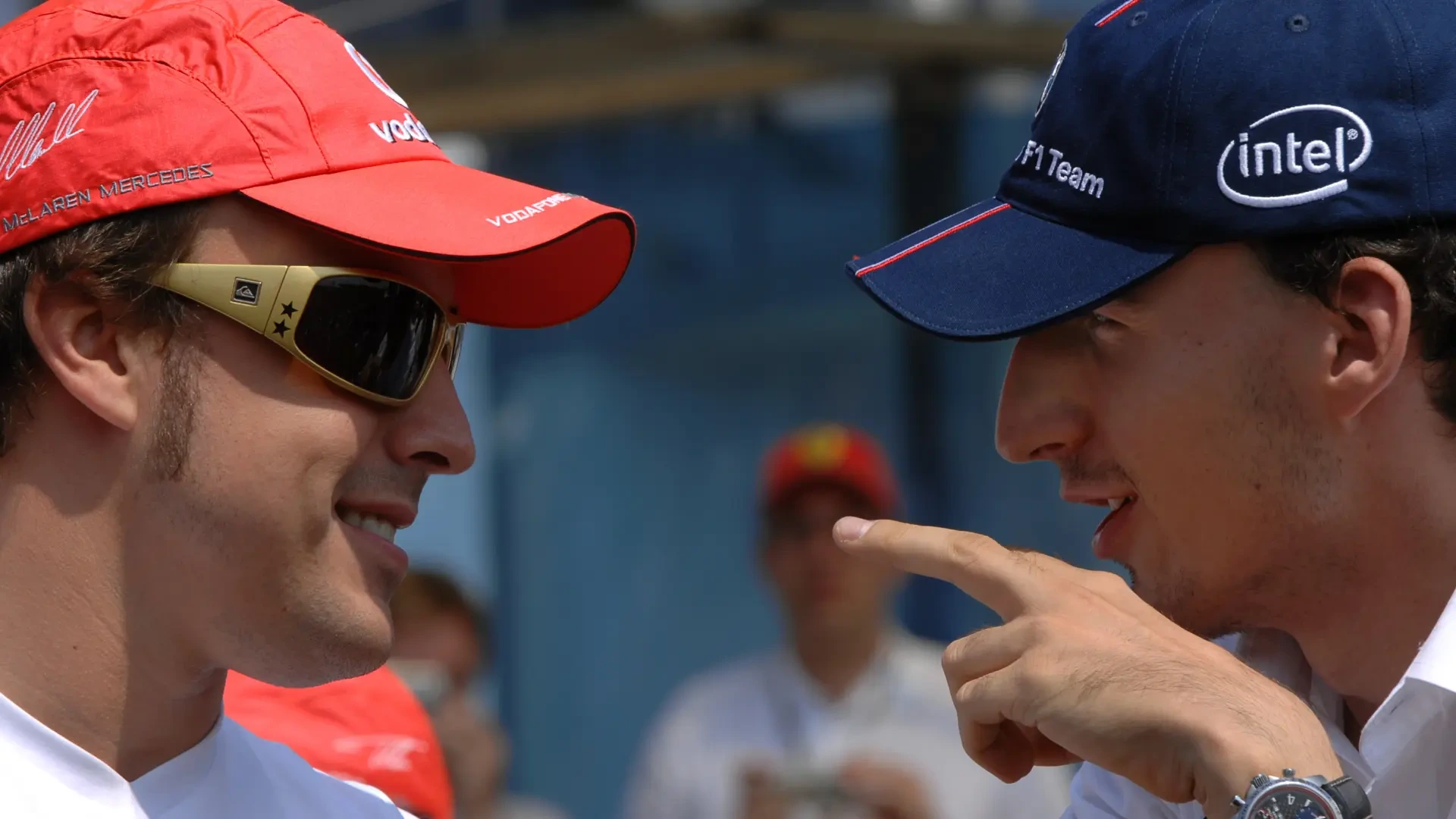 Kubica reafirma su apoyo a Alonso: "Espero que tenga un coche mejor y le patee el culo al resto"