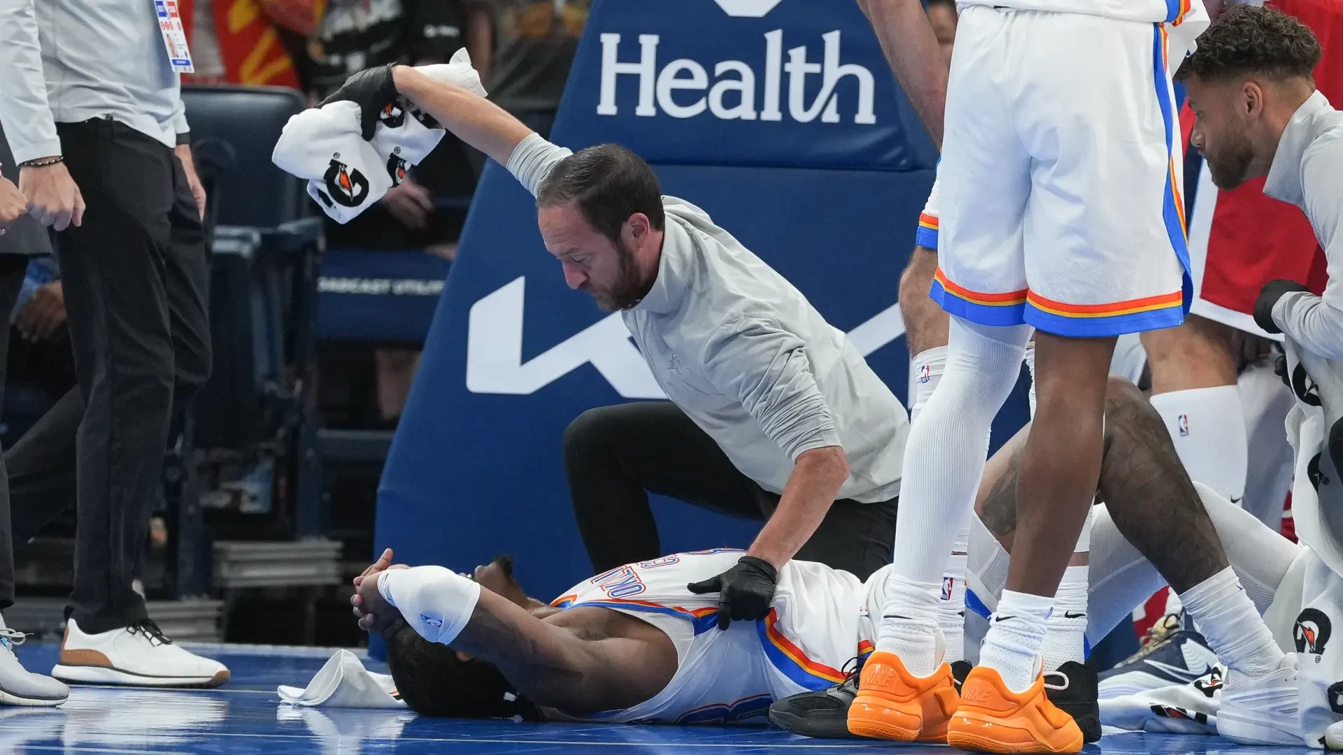 La escalofriante lesión de Jalen Williams en la NBA: sale en camilla tras una aparatosa torcedura de tobillo