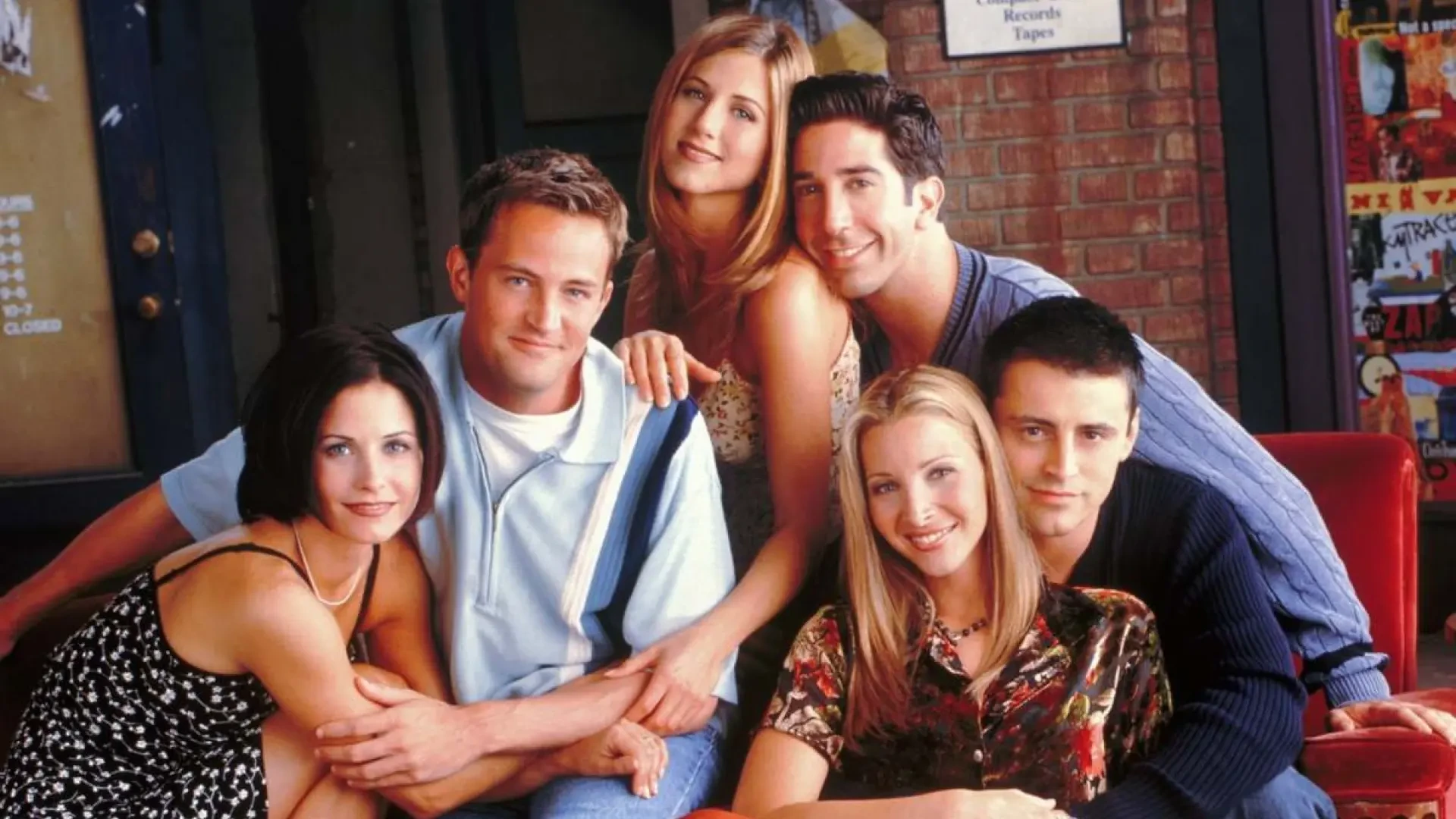 El emotivo homenaje de los protagonistas de 'Friends' en el funeral de Matthew Perry: "Se quedaron a su alrededor, llorando"