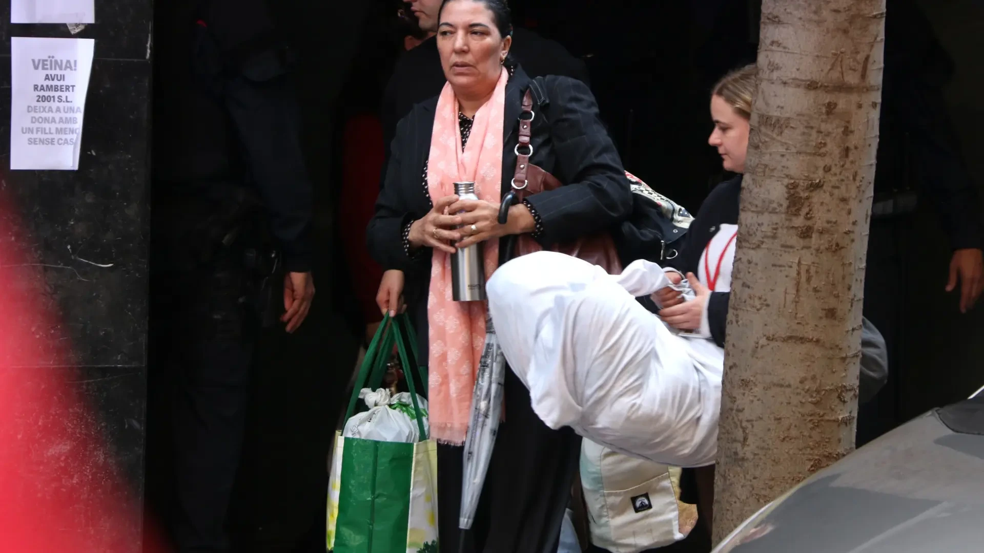Desahucian a una madre y a su hijo menor de una habitación
