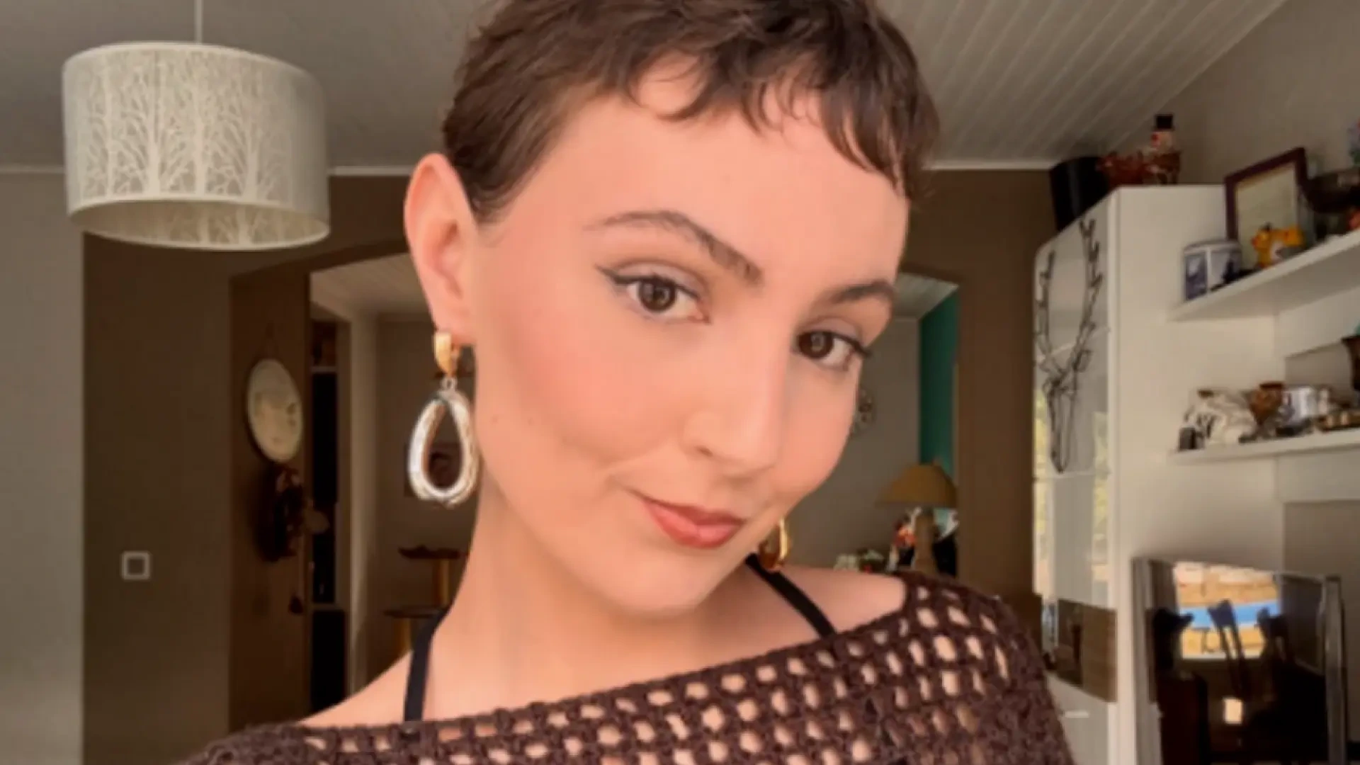Muere la 'influencer' Anouk Deschamps a los 21 años por un cáncer poco común: "Su deseo era ser médica"