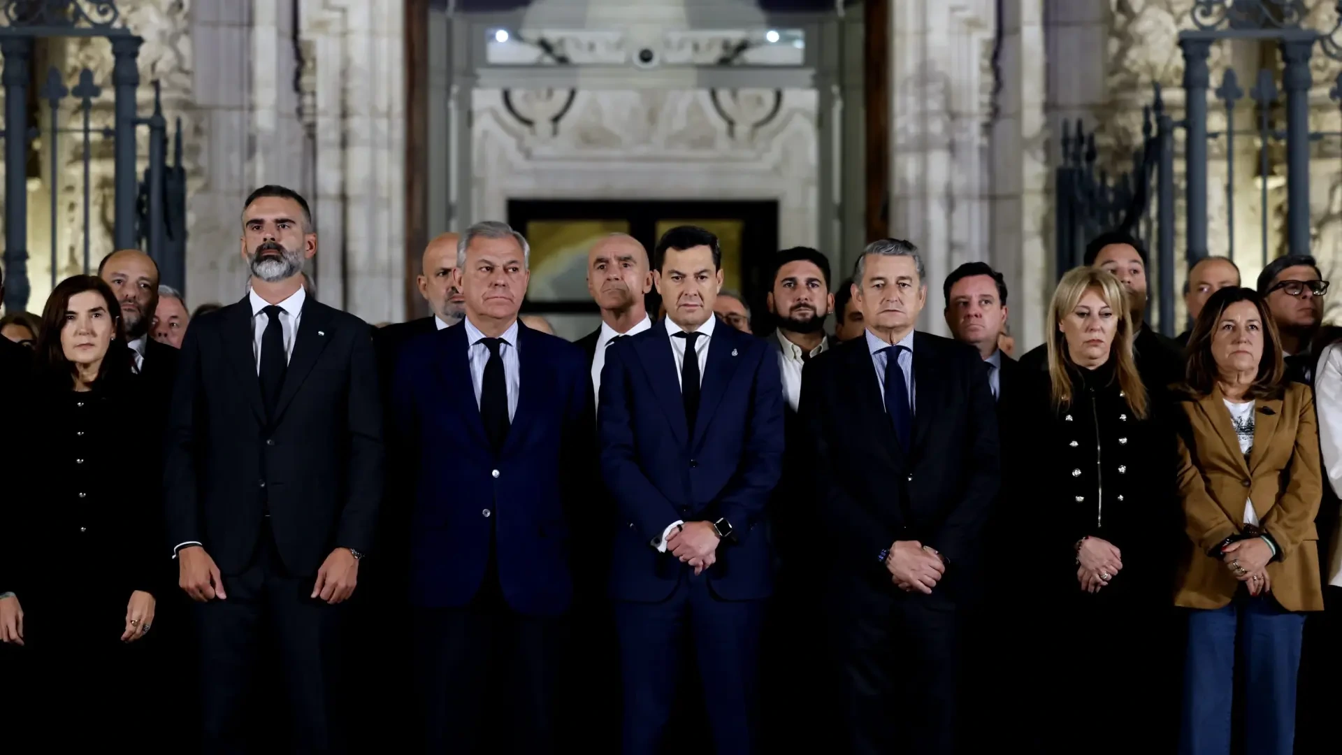 Moreno exige al Gobierno "rigor y verdad" y una revisión "inmediata" de todas las vías de tren en Andalucía