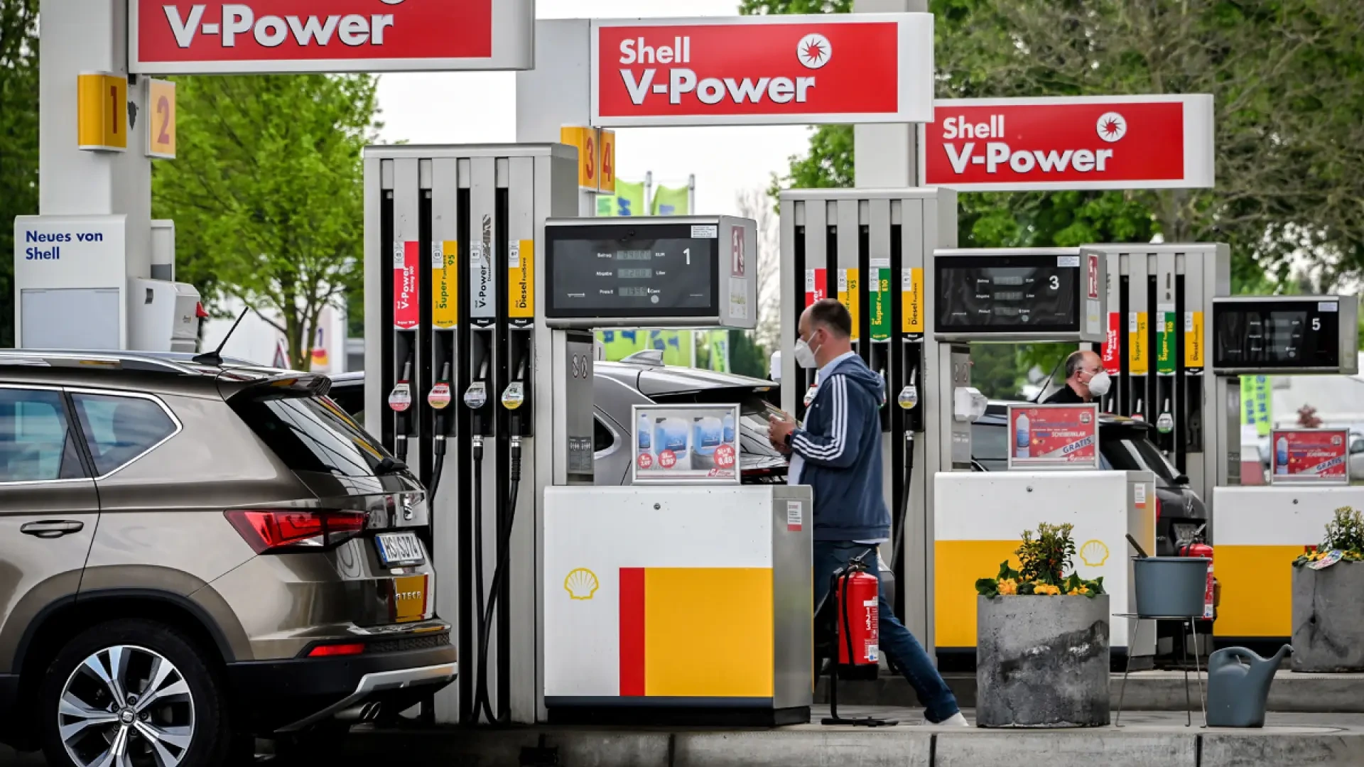 El gran "desconocido" entre la gasolina y coche eléctrico: el autogás abarata el depósito y otorga etiqueta eco para circular en ciudad