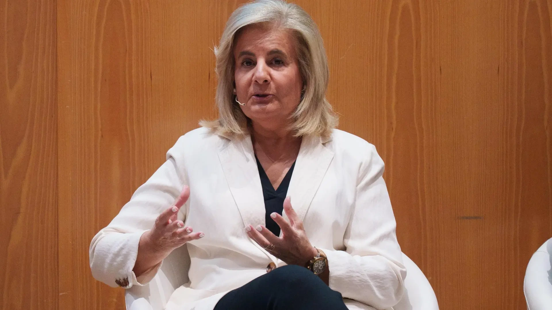 La exministra Fátima Báñez viajaba en uno de los trenes accidentados y el PP no logra contactar con ella