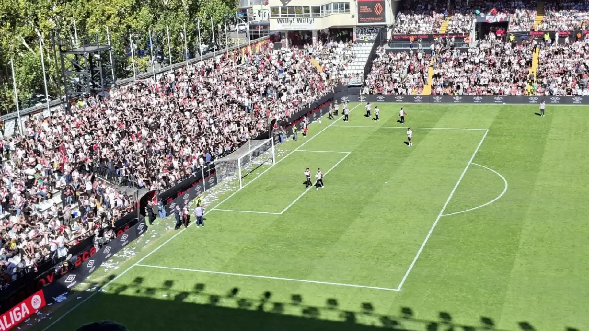 El Rayo-Athletic, suspendido por las protestas contra Martín Presa y el lanzamiento de objetos en Vallecas, tiene nueva fecha