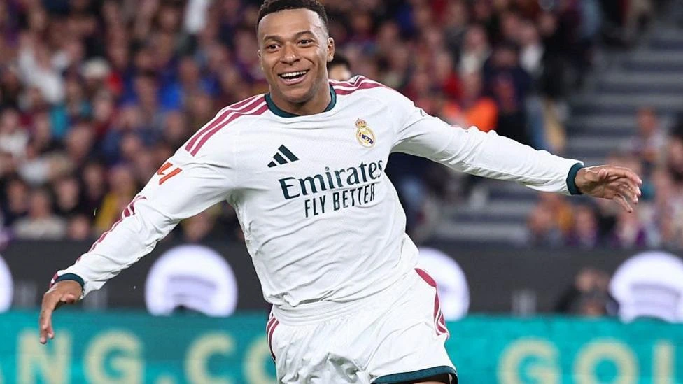 Mbappé se disculpa por un comentario sobre Mao que desató una ola de críticas y boicot en China