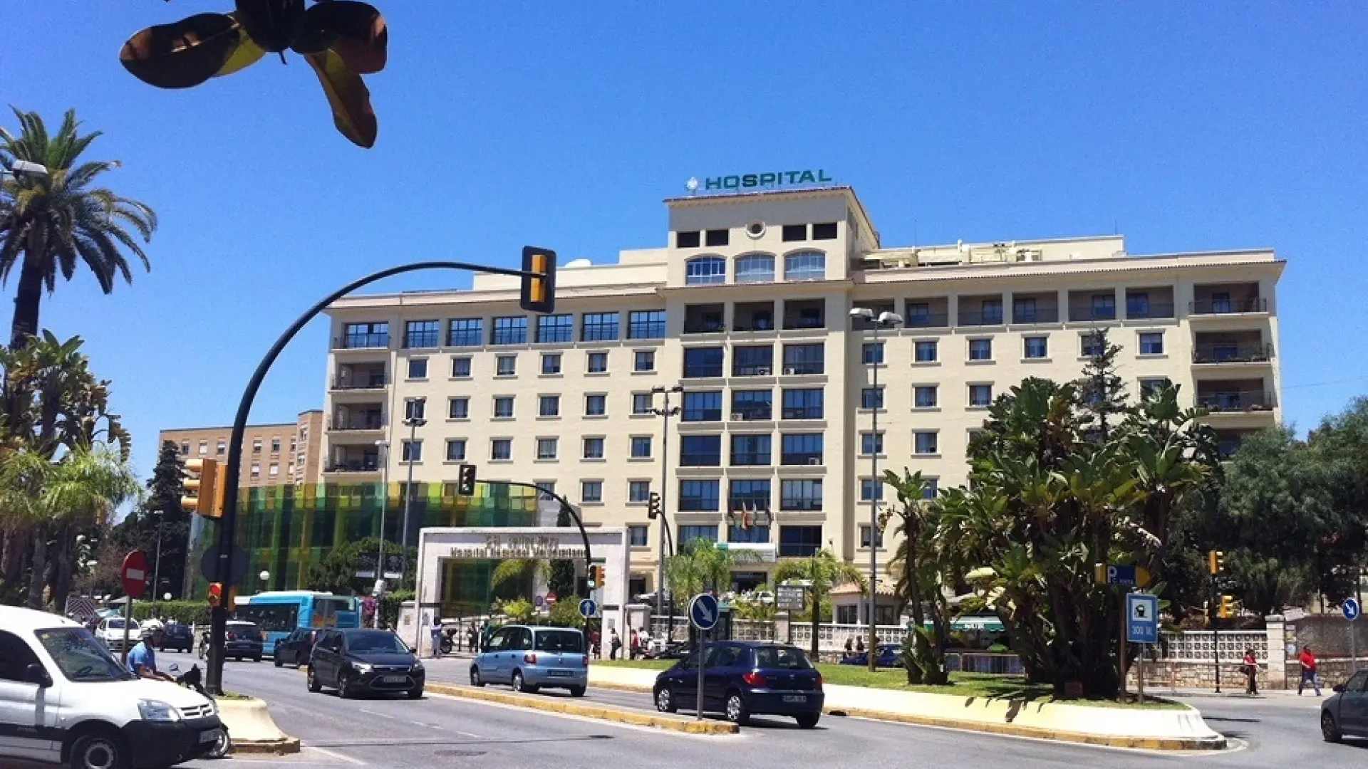 Sale de UCI otro mayor herido al desplomarse el ascensor de una residencia de Vélez-Málaga