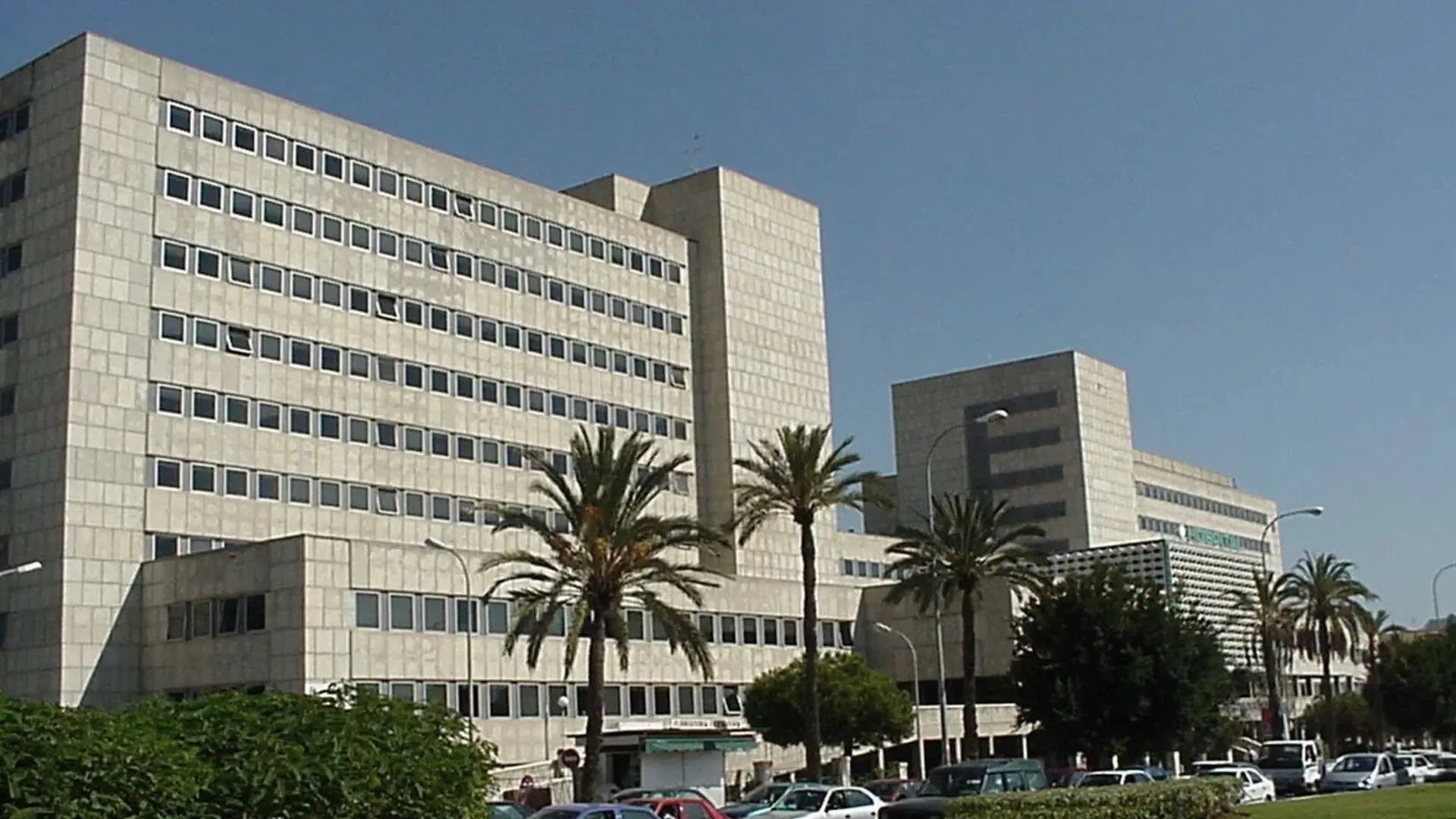 Herido un niño de once años tras precipitarse desde un tercer piso en Antequera