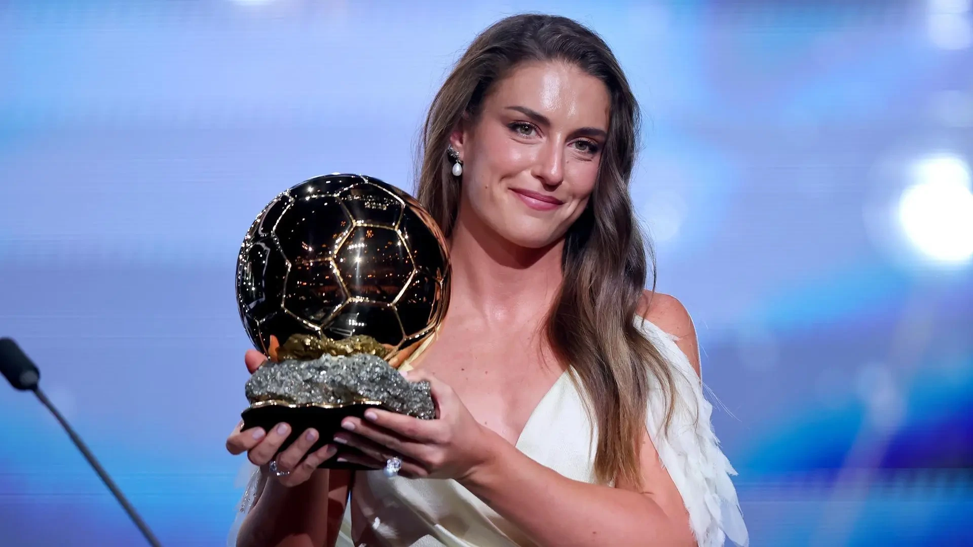 Alexia Putellas recupera su corona: gana el Balón de Oro e iguala a Aitana Bonmatí con tres galardones