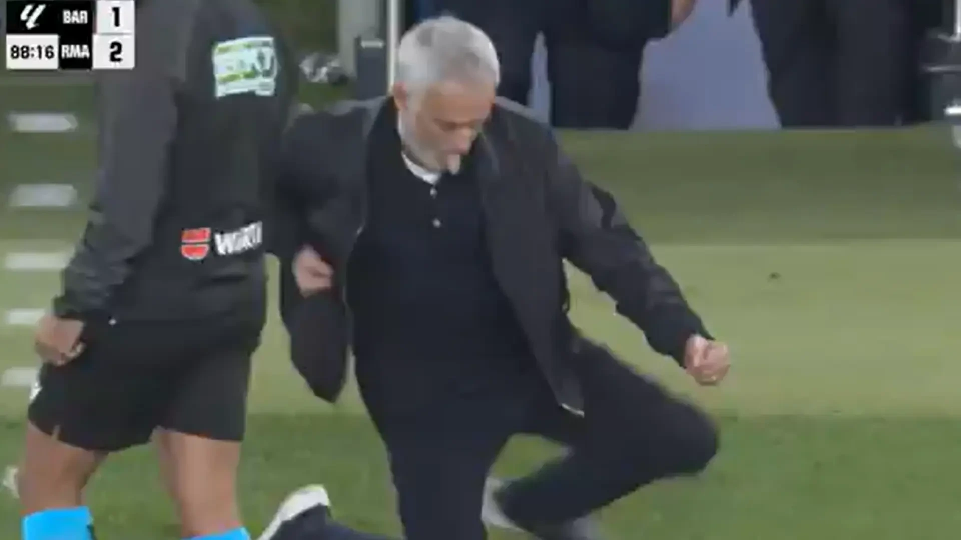 La celebración de Mourinho que recuerda a la de hace 14 años y su impresionante dato contra el Barça