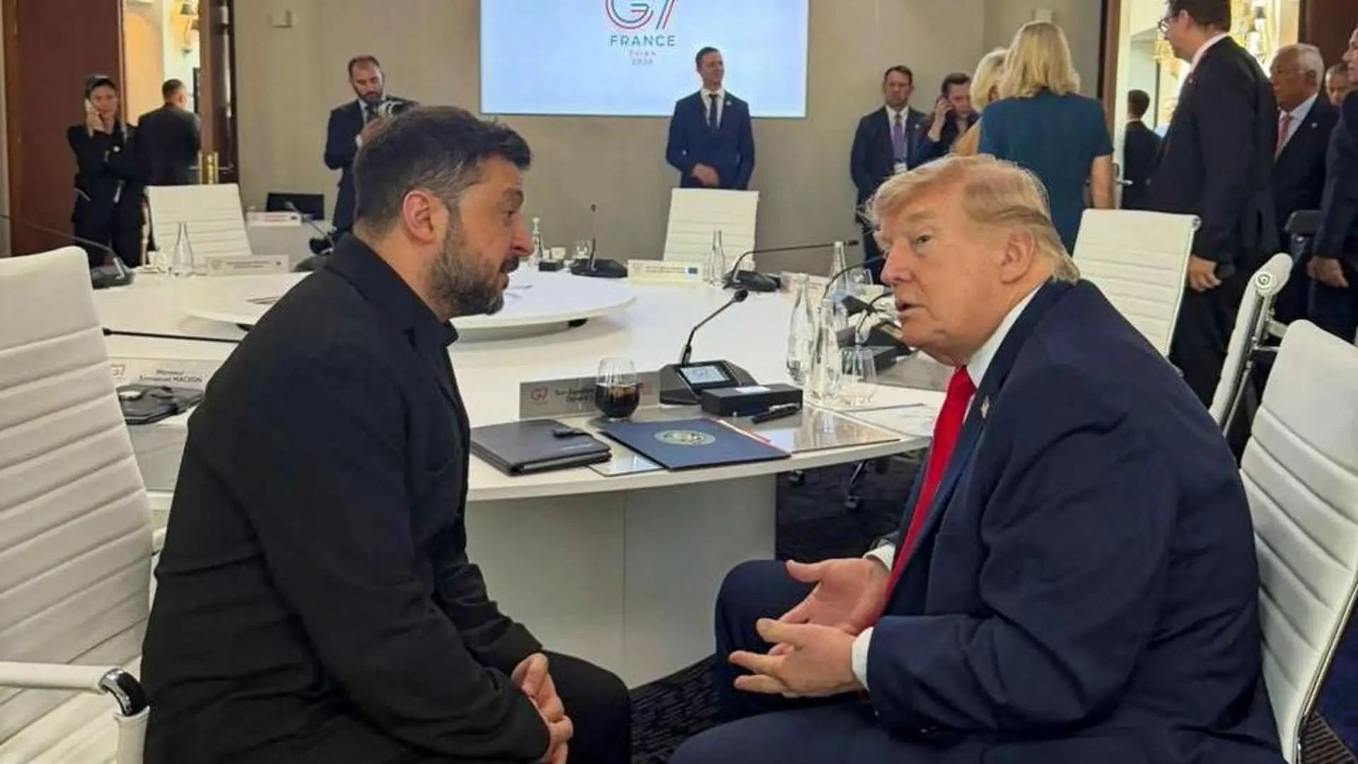 Trump rompe con Zelenski y vuelve a inclinar el tablero hacia Putin: "Es hora de que otra persona negocie por Ucrania"