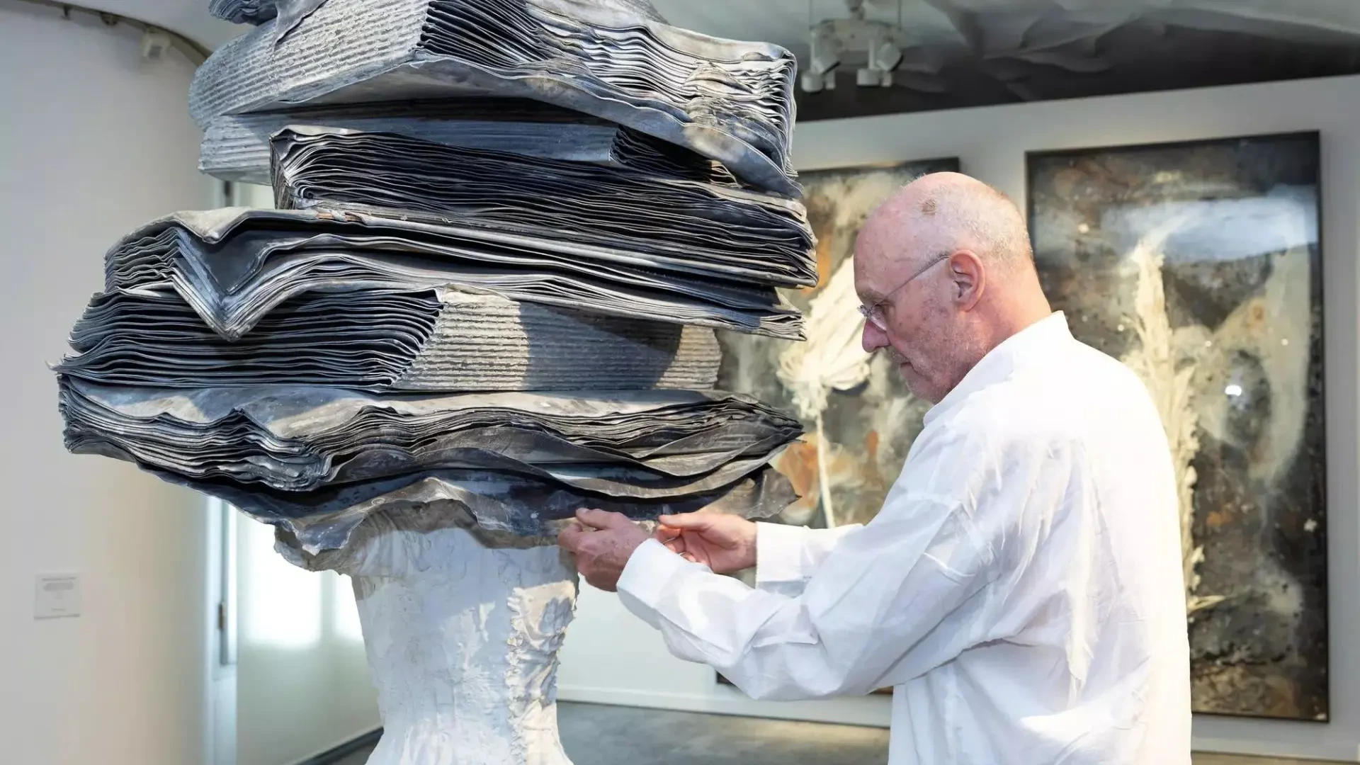 La Pedrera acoge la primera exposición de Anselm Kiefer en Barcelona, un universo de naturaleza y cosmos