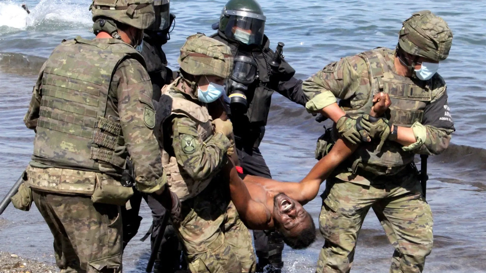 Un migrante que huía de Ceuta acaba siendo detenido por Marruecos tras cambiar de idea e intentar volver