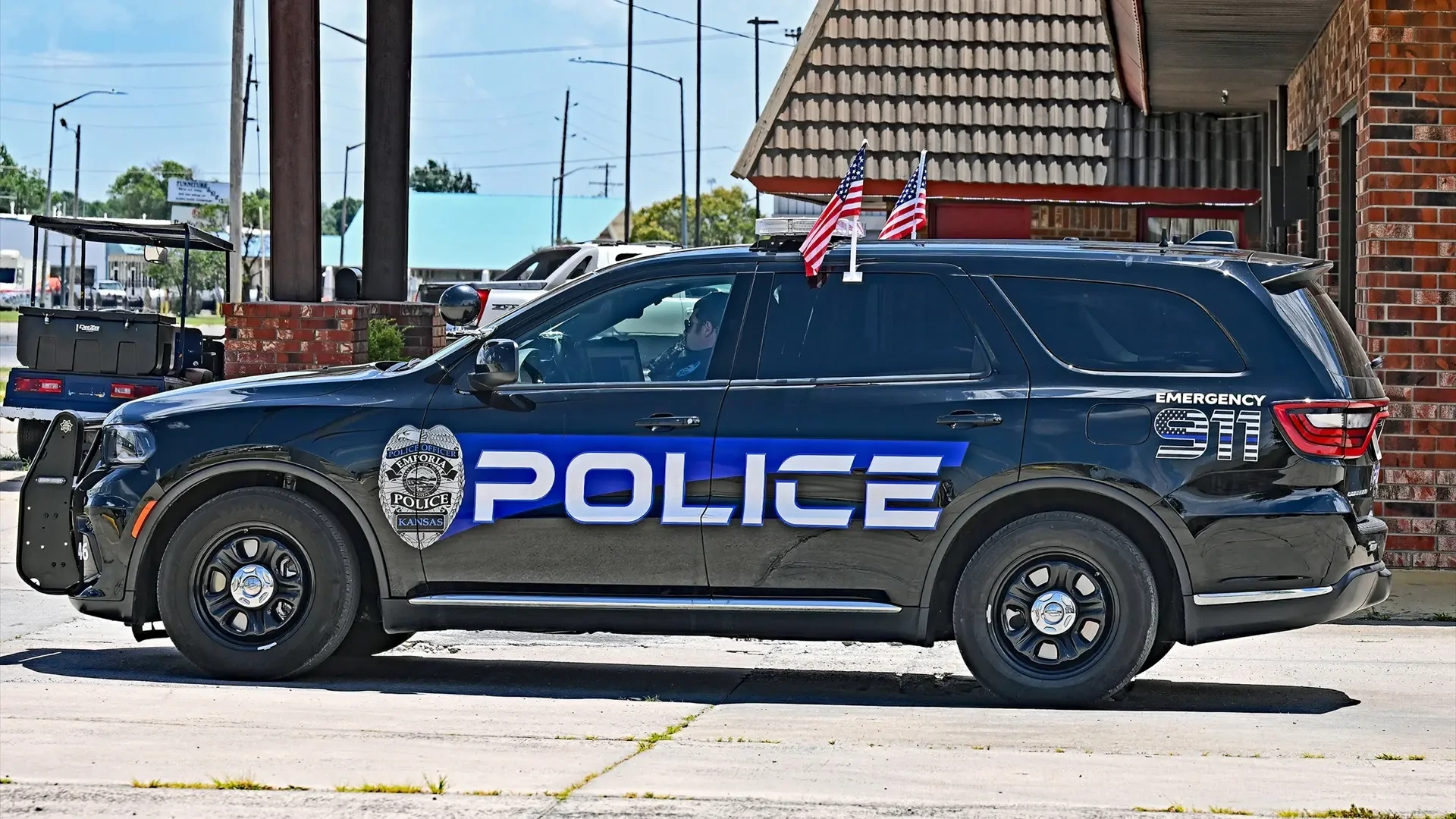 Muere un niño de 6 años y un hombre en un atropello en un campo de fútbol en Kansas