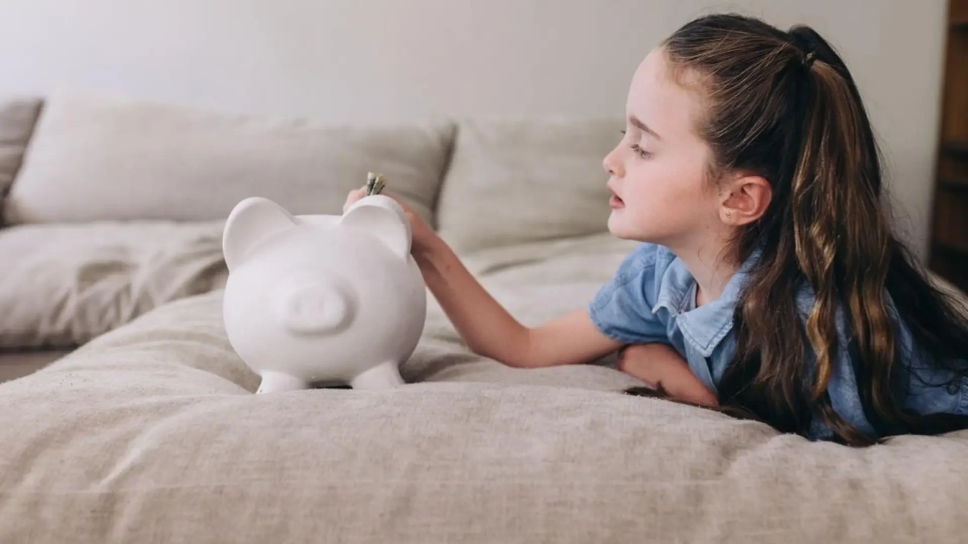 ¿A nombre de quién debe estar el dinero que inviertes para tus hijos?