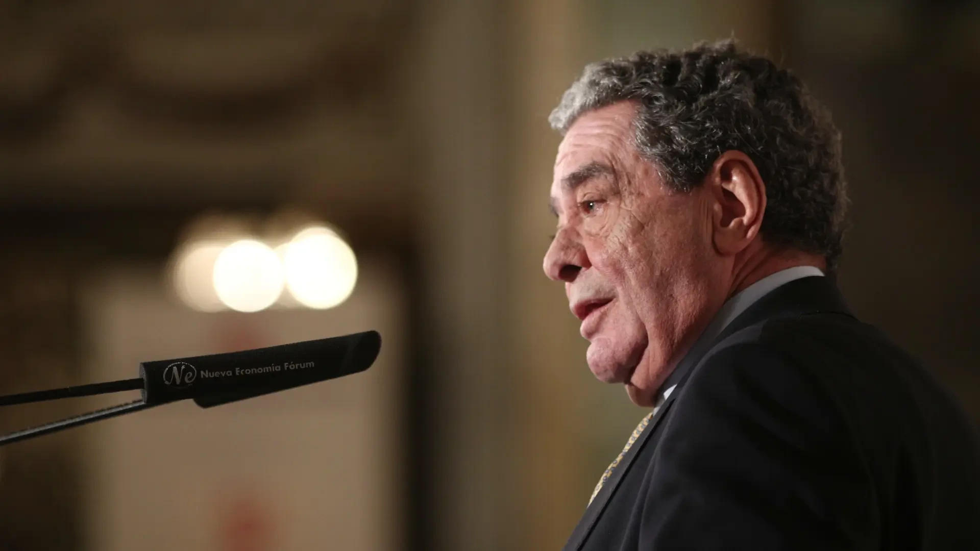 Muere Augusto Delkáder a los 76 años, miembro del equipo fundador de El País y expresidente de la SER