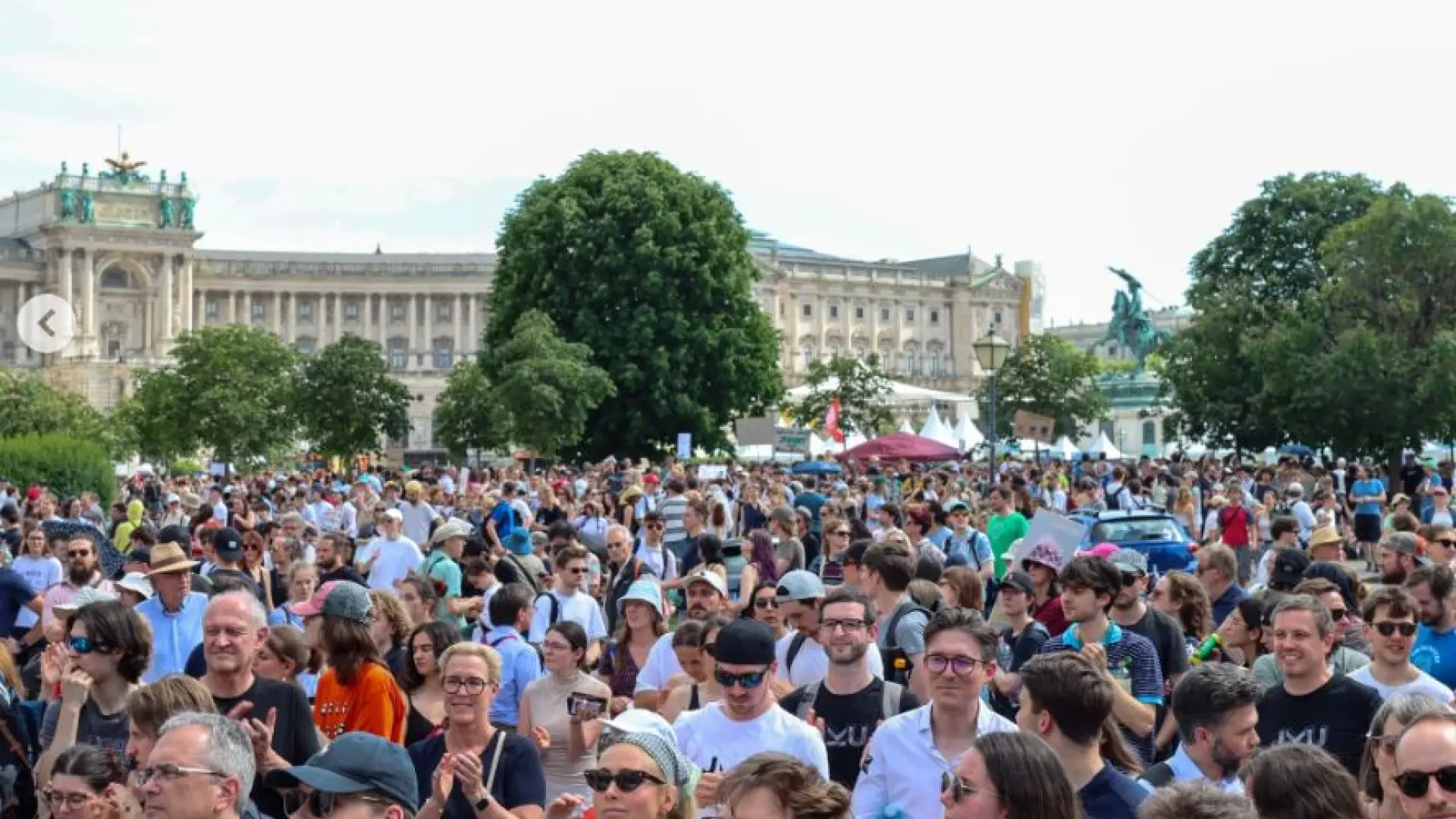 Unos 30.000 estudiantes se manifiestan en Viena contra recortes en las universidades