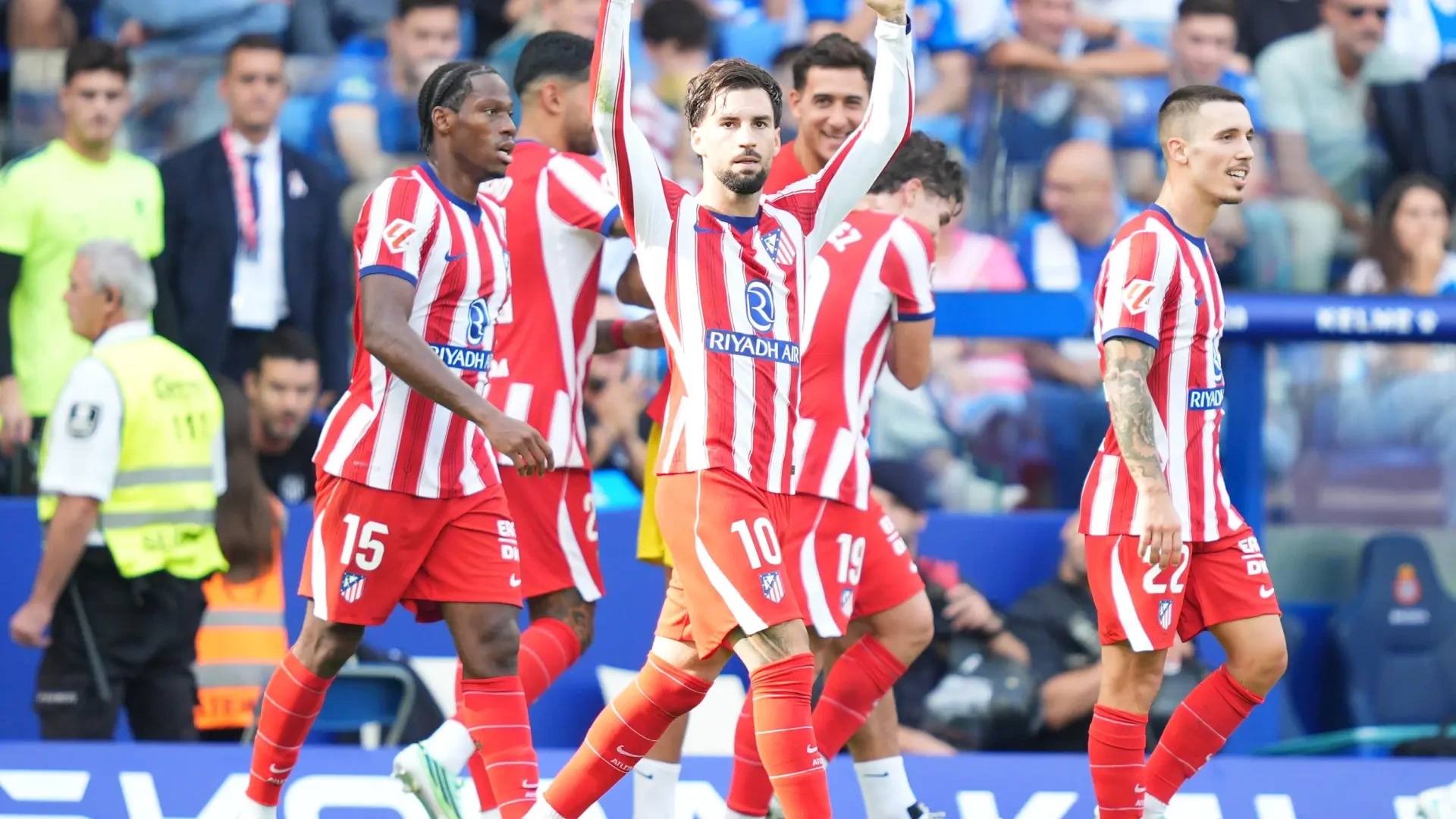 El Atlético se abona a la épica y gana al Espanyol con un golazo de Álex Baena para presionar al Barça en la lucha por LaLiga