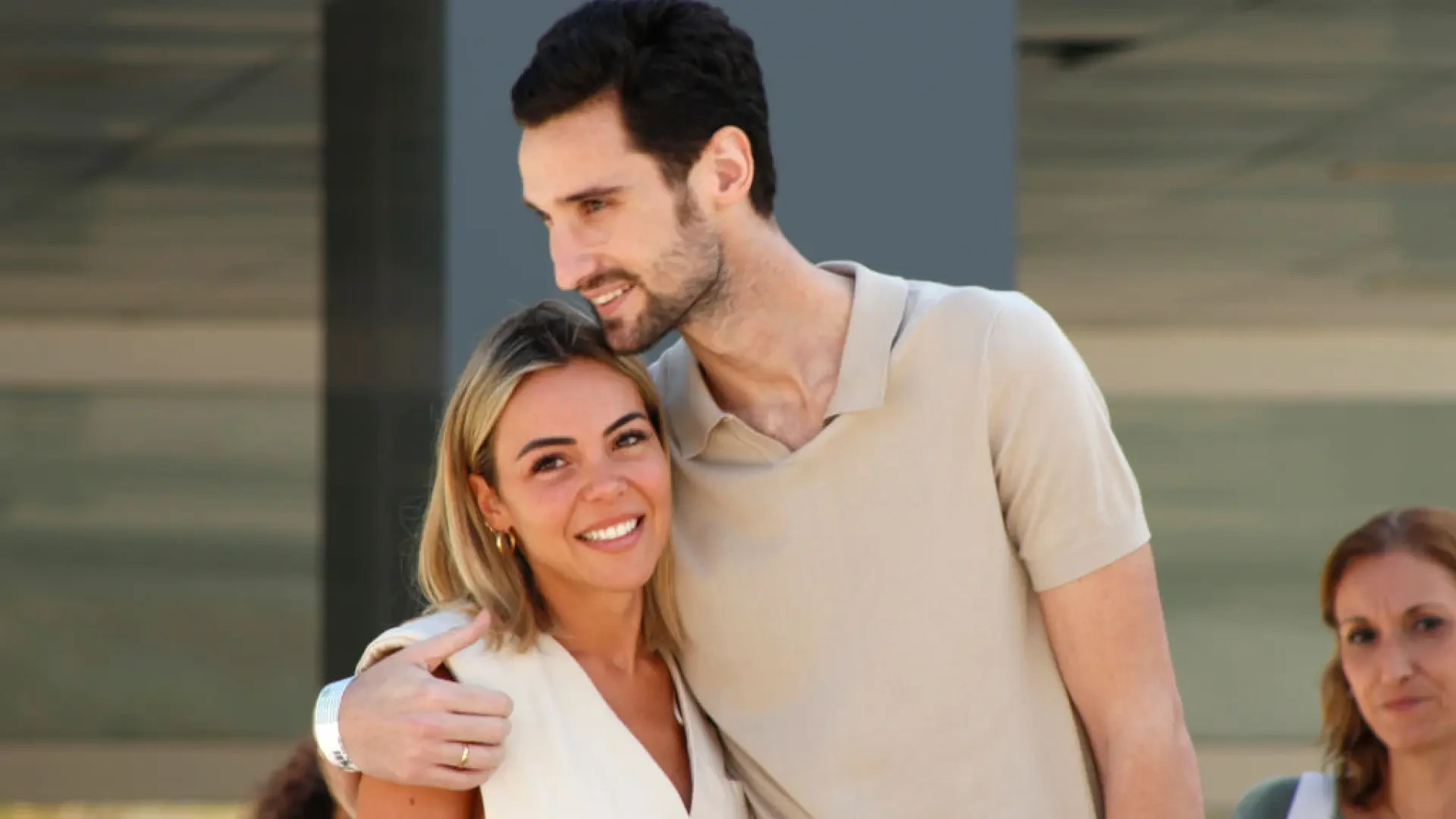 Asaltan la casa de Sergio Rico con él y su familia dentro: "Entraron cinco encapuchados con armas"