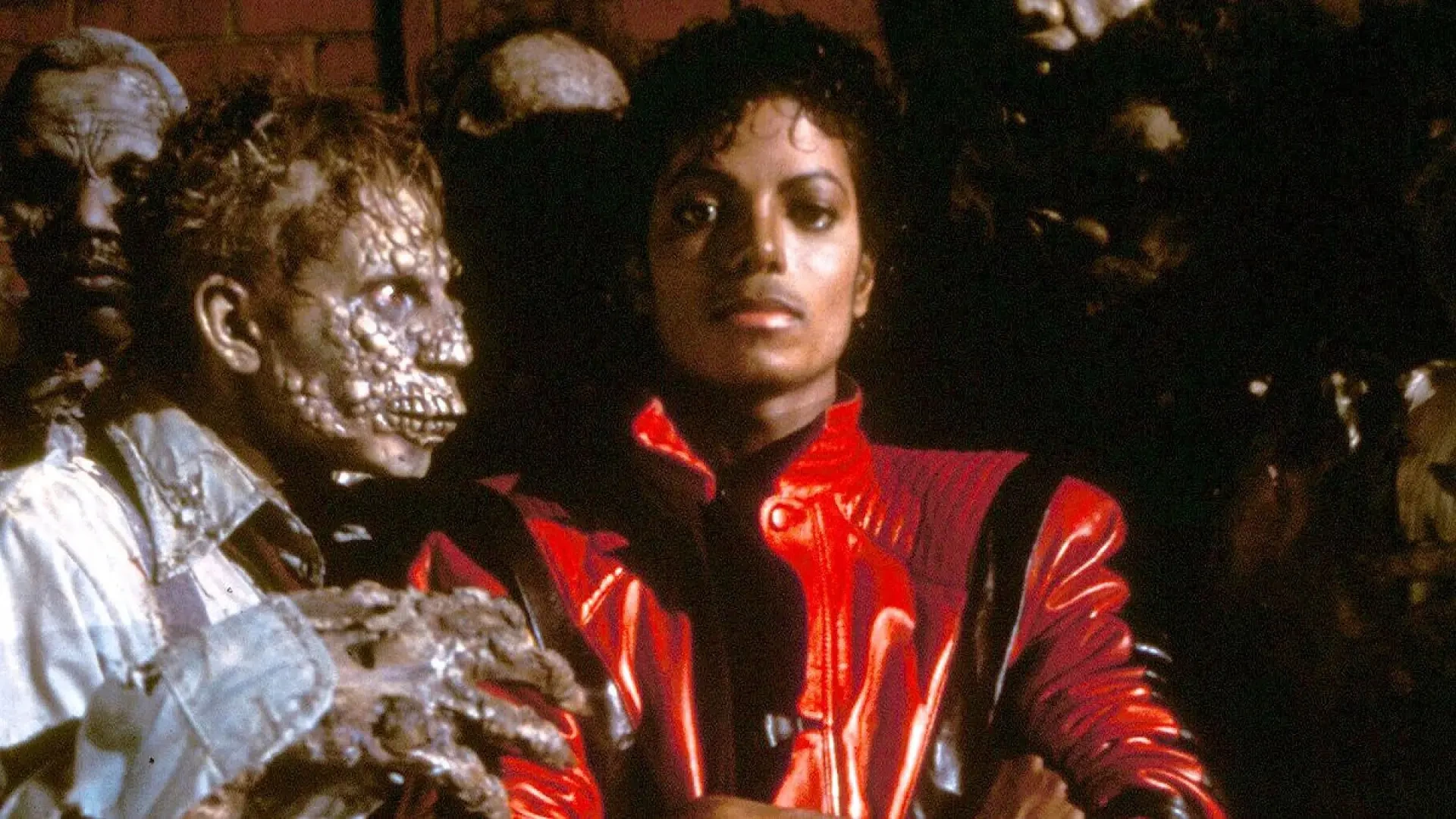 La icónica chaqueta roja de Michael Jackson en el videoclip de 'Thriller' sale a subasta