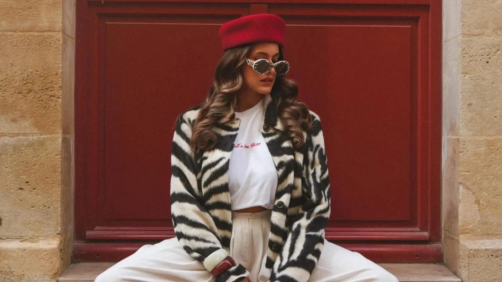 Vuelve el terciopelo: así puedes incorporar textura a tus looks de otoño
