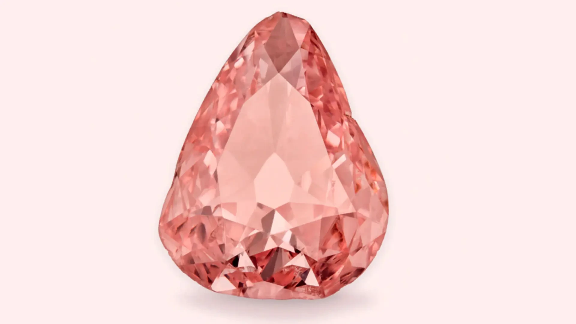 El diamante rosa que apareció dentro de una manzana vuelve a Chantilly cien años después de su robo