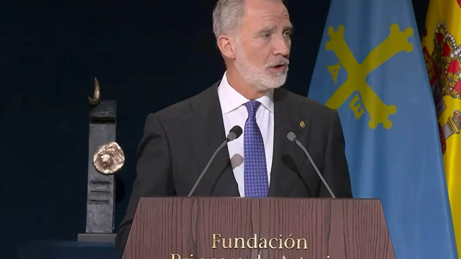 Felipe VI: "Cabe preguntarse si la IA sería capaz de conciliar el conocimiento con el aprendizaje moral"