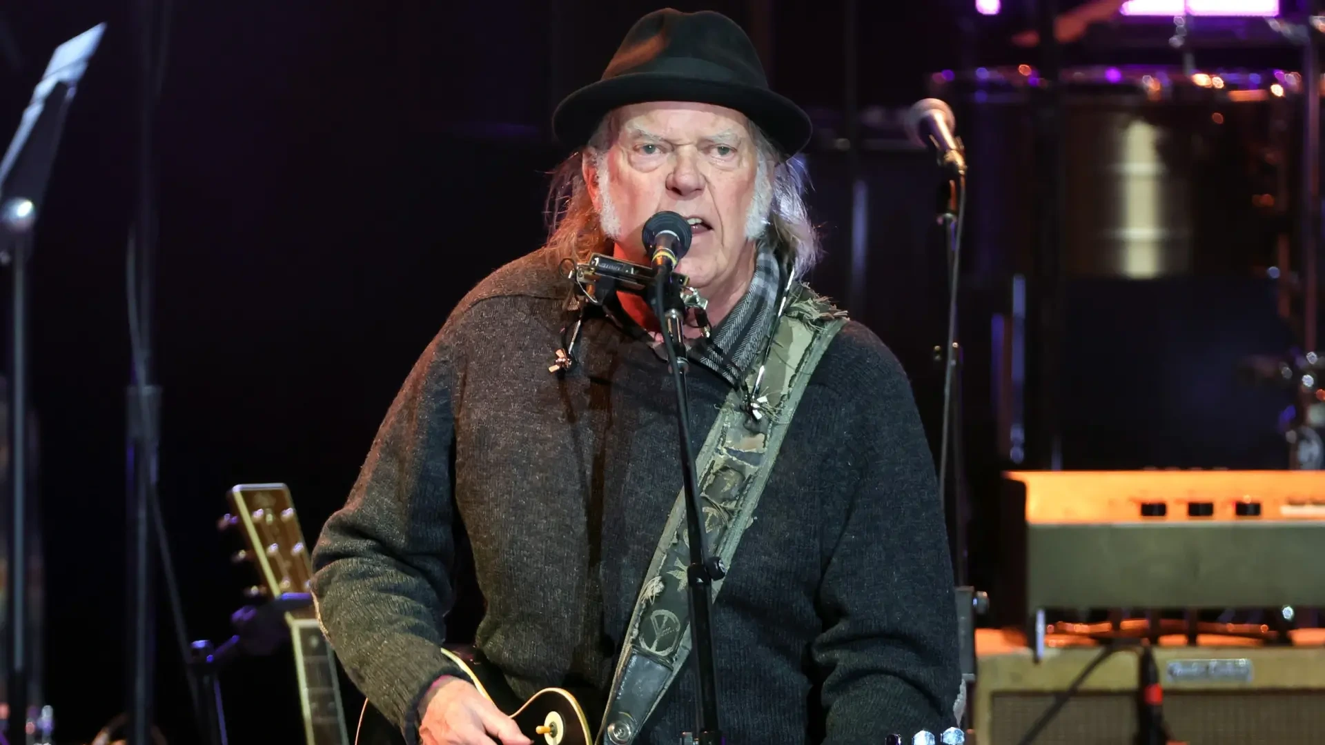 Neil Young presenta una demanda contra la administración de Trump por usar una de sus canciones: "Representa todo lo opuesto"