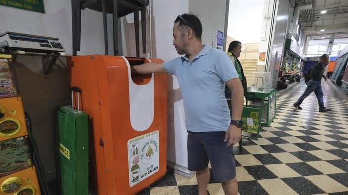 Las Palmas de Gran Canaria cuenta con solo cuatro contenedores para reciclar el aceite usado