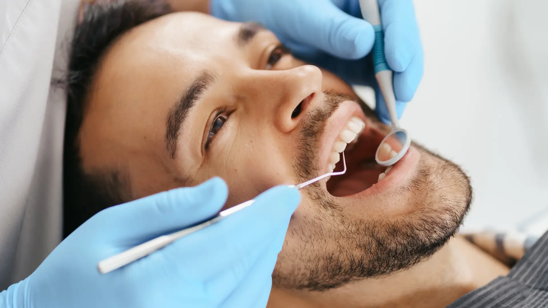 Qué es la odontofobia y cómo superarla: "El miedo al dentista puede hacernos llegar tarde"