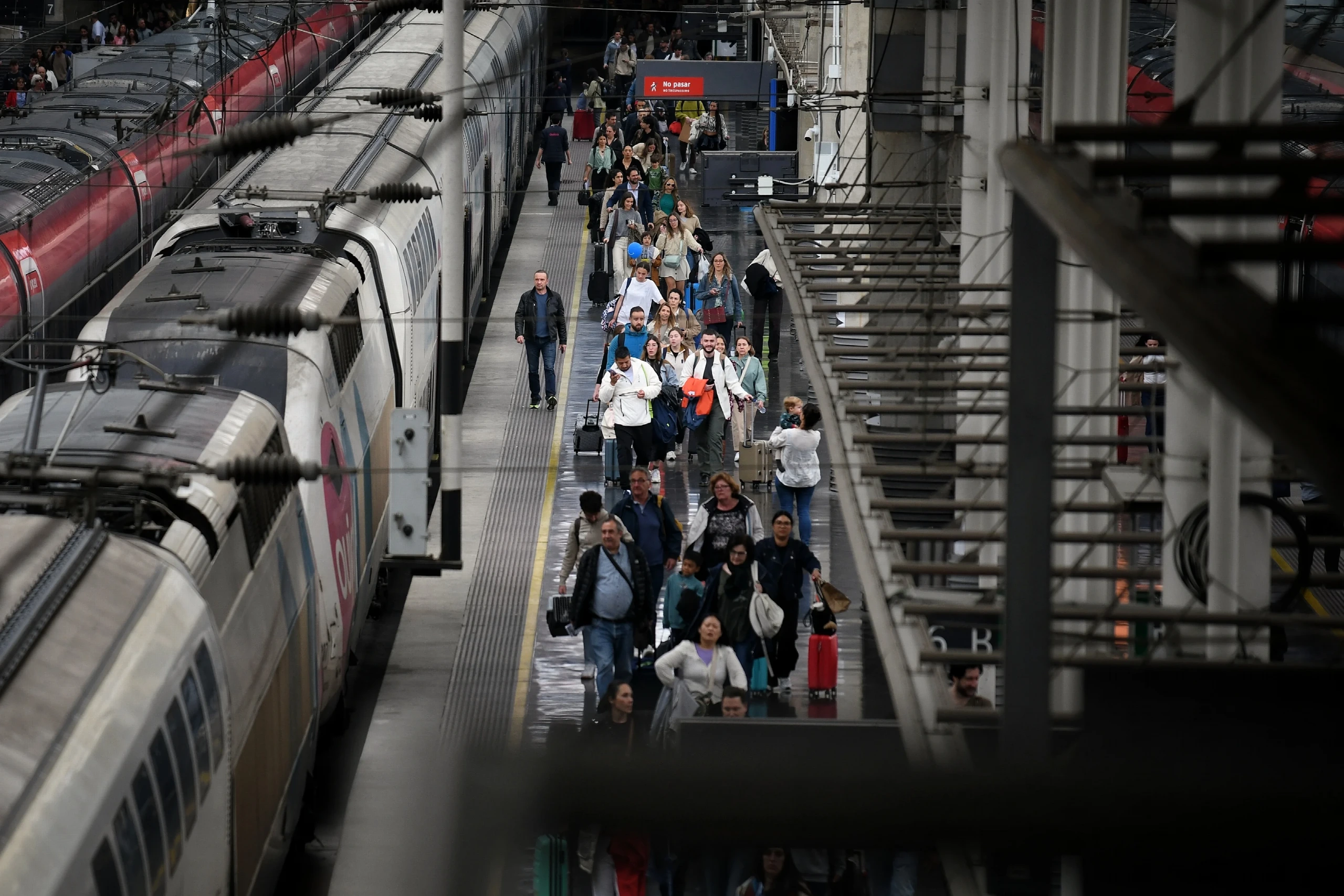 La alta velocidad entre Madrid y Andalucía, cortada tras el accidente en Urda y Los Yébenes: alternativas en autobús y qué hacer con tu billete de AVE e Iryo