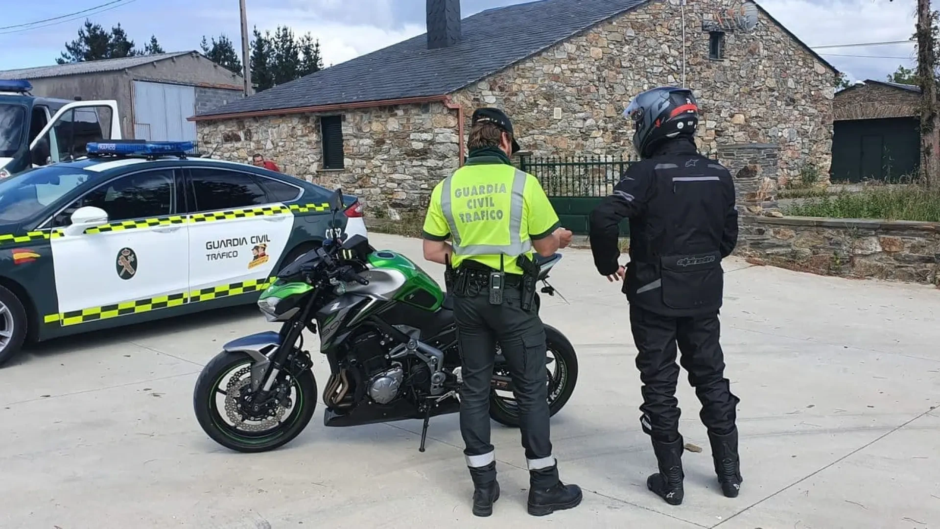 La Guardia Civil y las policías locales comienzan a sancionar por las nuevas medidas del Reglamento General de Circulación
