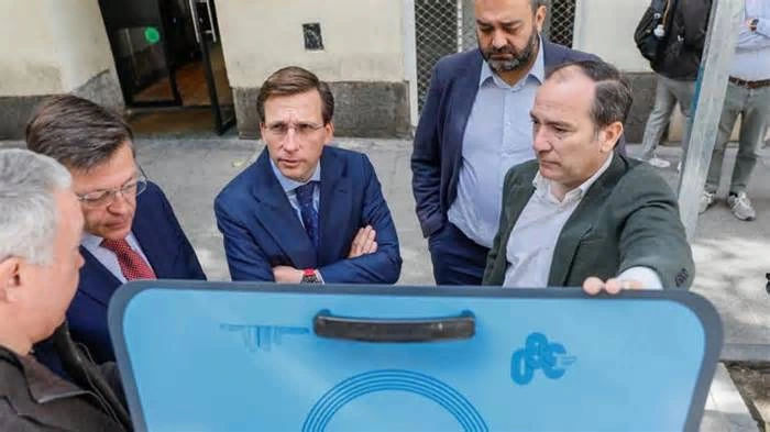 El pago de la tasa de basuras ahoga aún más a los inquilinos de Madrid: "No está en mi contrato, pero el casero me obliga"
