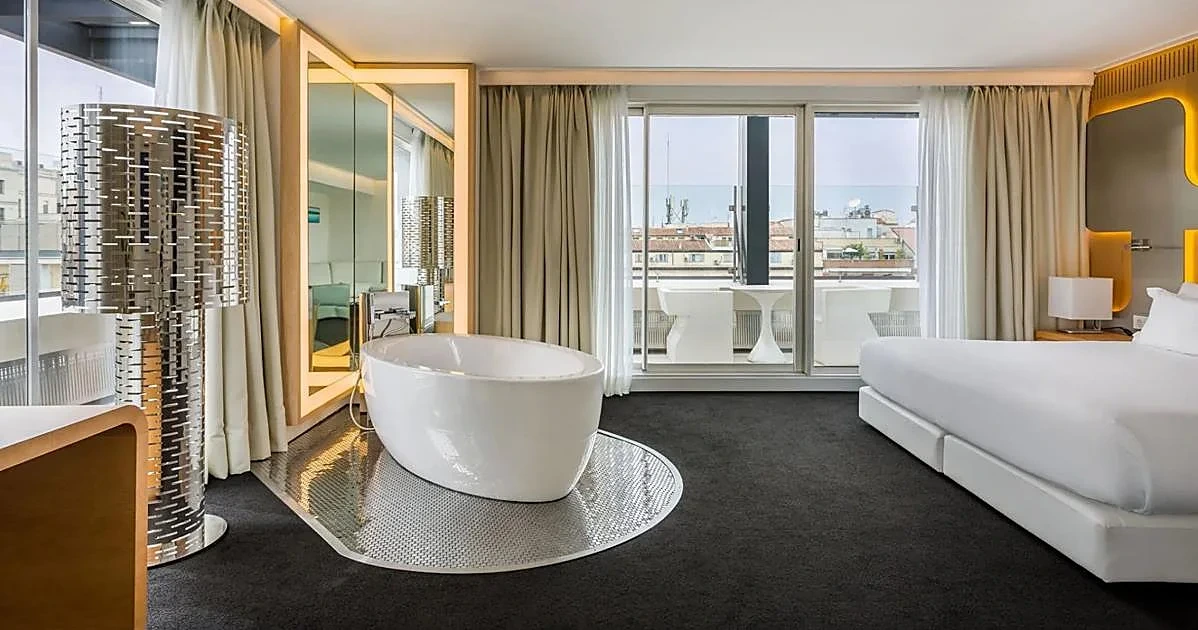 Este exclusivo hotel de Madrid vende su mobiliario por reforma a precios muy rebajados: así puedes comprar algunas de sus piezas