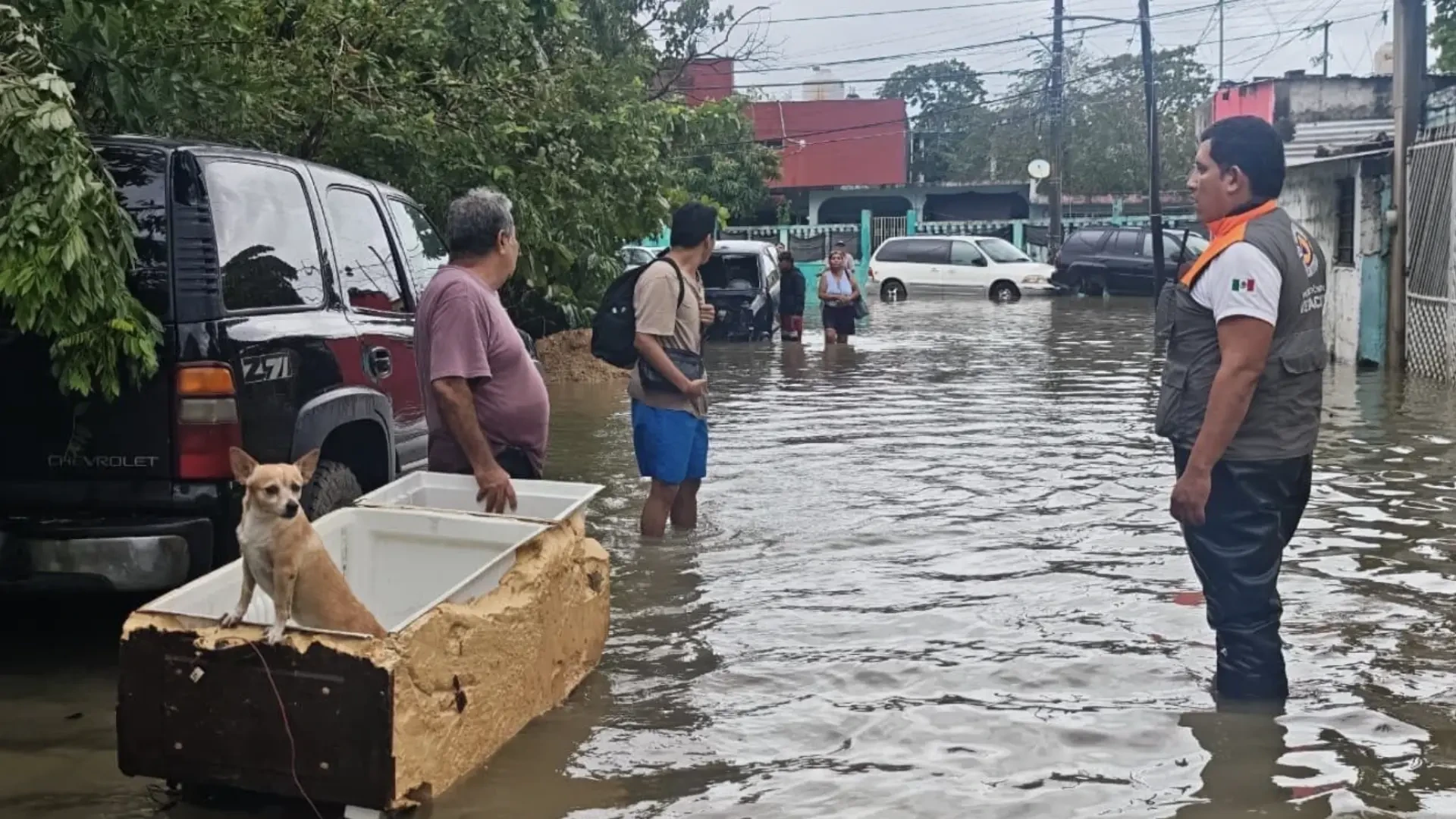 El temporal deja 10 muertos, ríos desbordados y vientos de más de 100 kilómetros por hora en México
