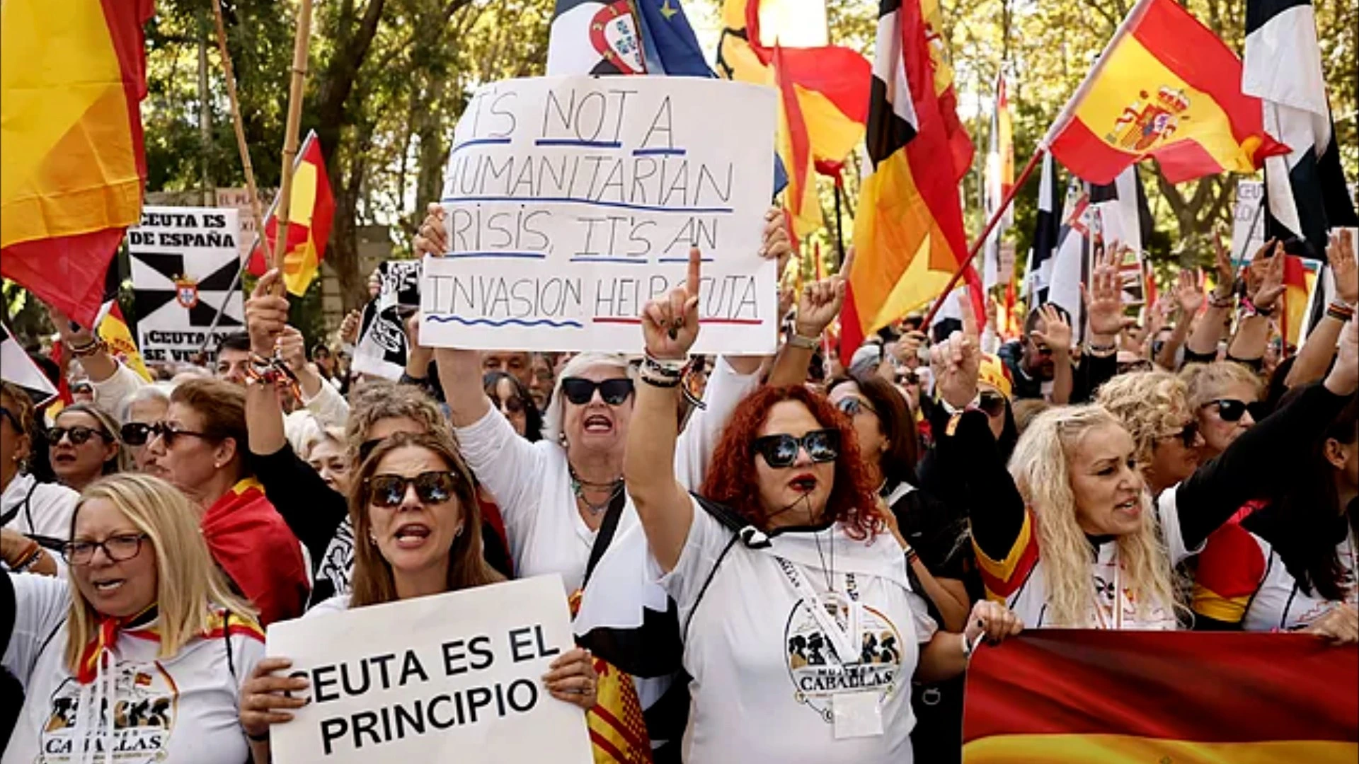 Miles de personas acuden en Madrid a la llamada de las 'caballas' para apoyar a Ceuta