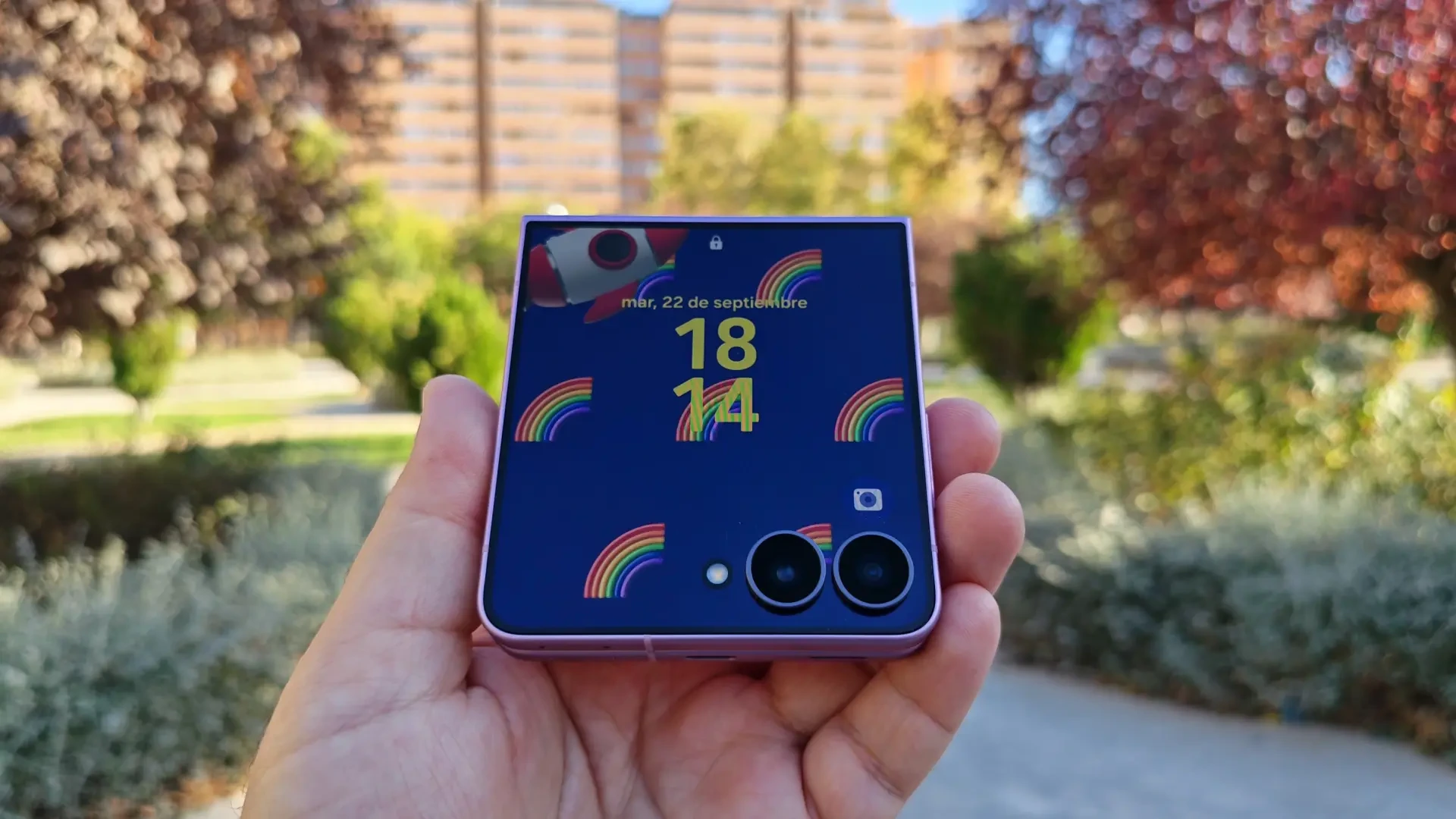 El Samsung Galaxy Z Flip8 mantiene su atractivo aunque estemos en la era de los plegables anchos