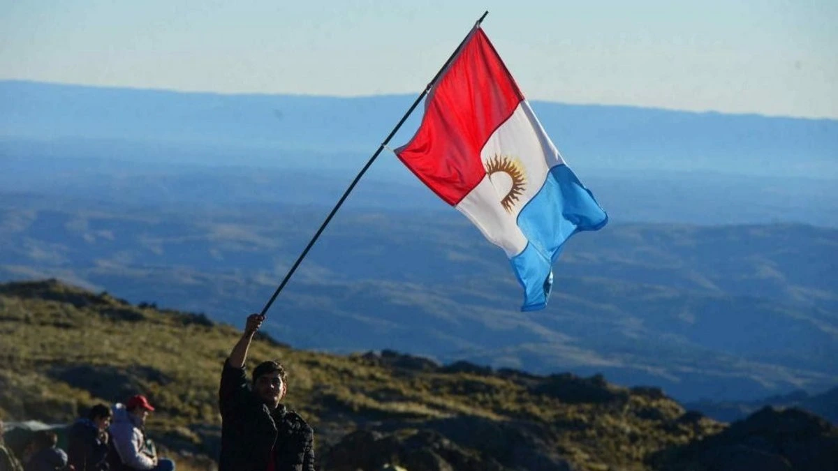 Bandera de Córdoba: historia y qué significan sus colores y símbolos