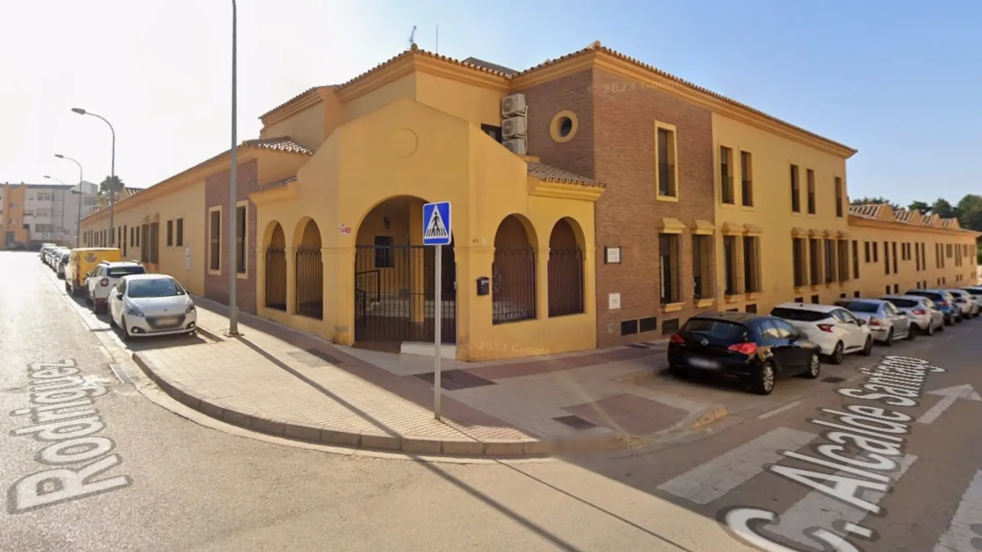Dos ancianos muertos y cuatro trasladados a la UCI tras desplomarse un ascensor en una residencia de Vélez-Málaga