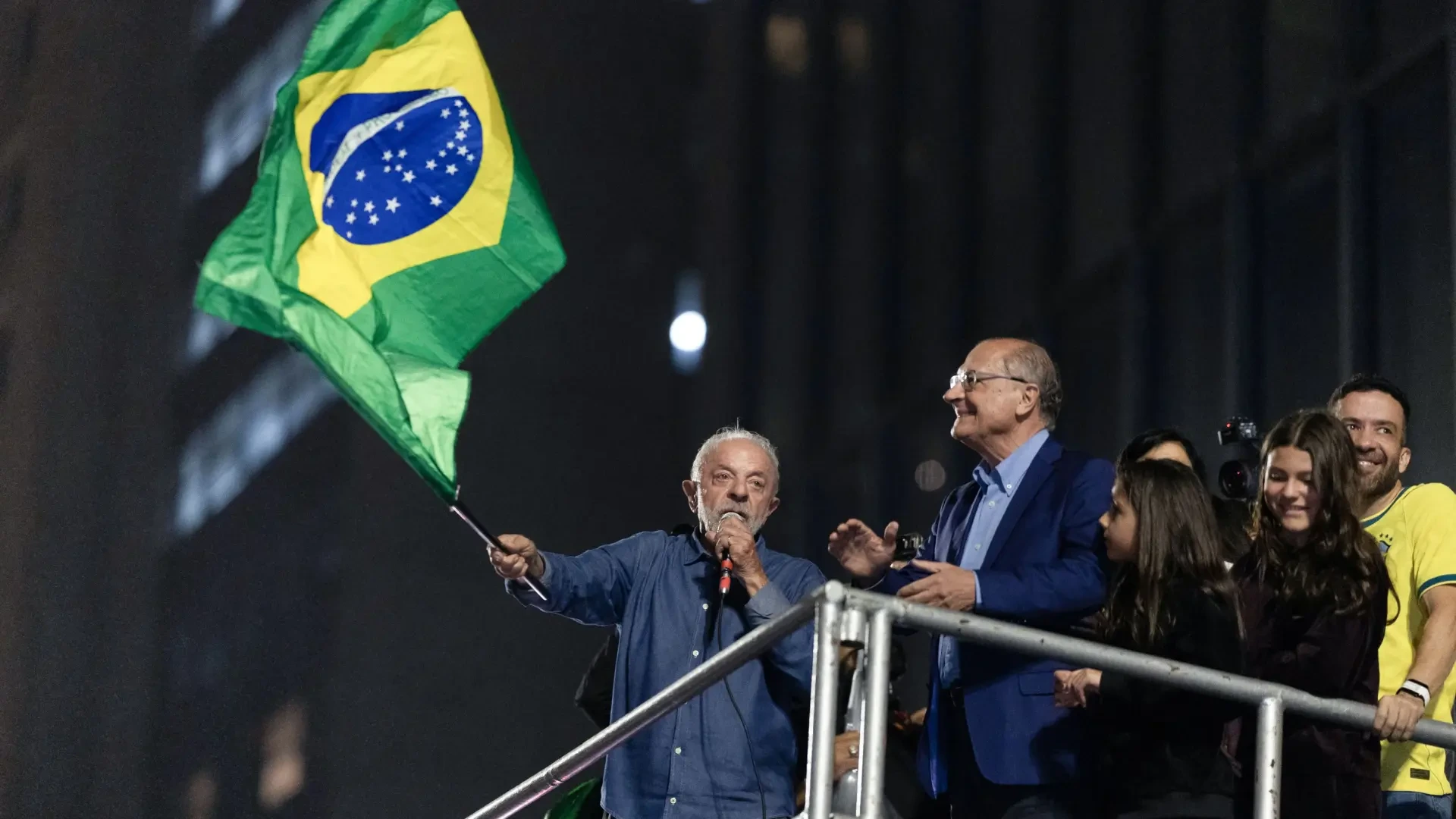 La Bolsa de Brasil se desploma casi un 14% ante la inesperada victoria de Lula en su peor sesión desde la pandemia