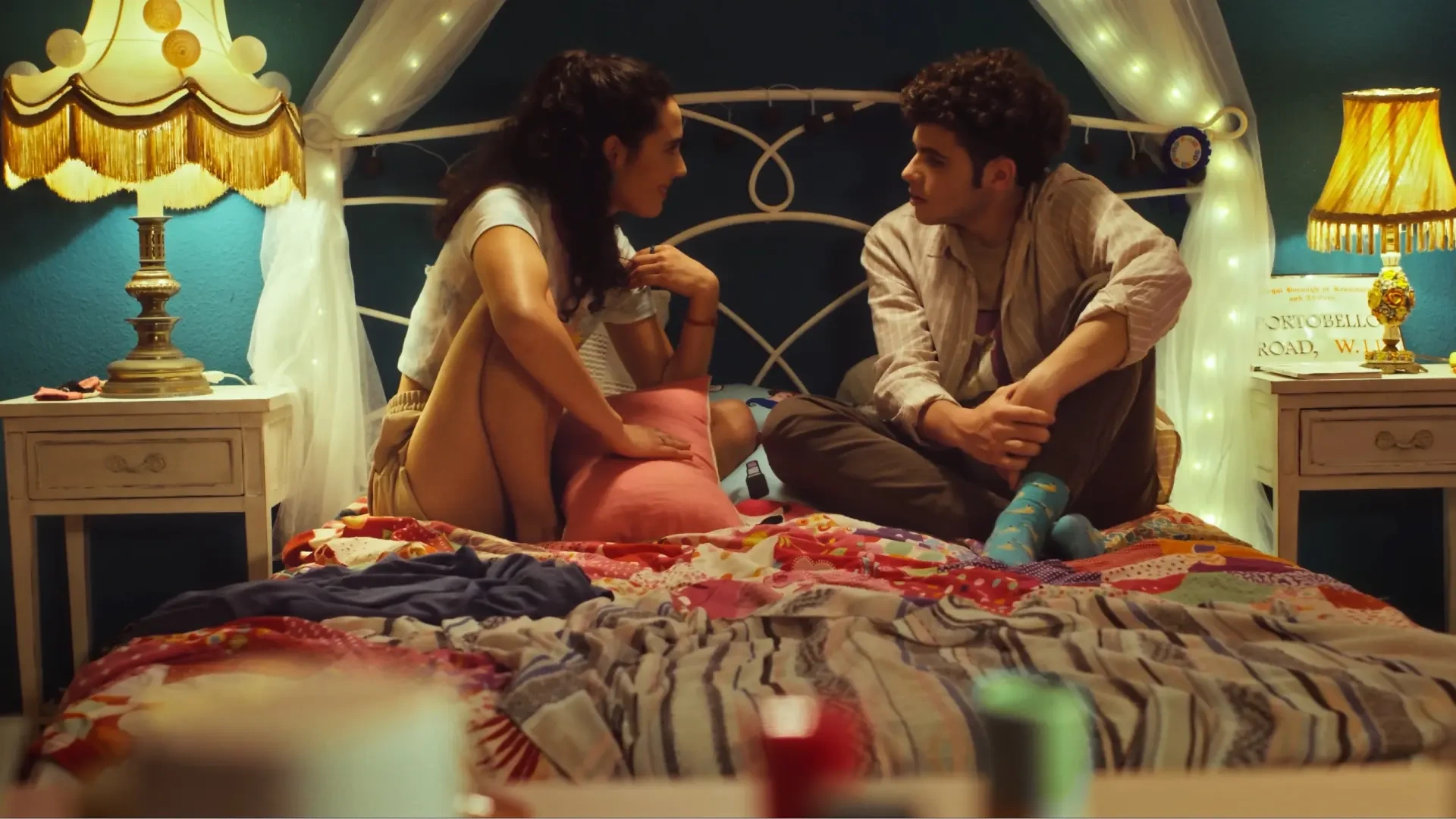 'Amor Platónico', una comedia fresca de amor adolescente que habla de filosofía y con Sevilla como telón de fondo
