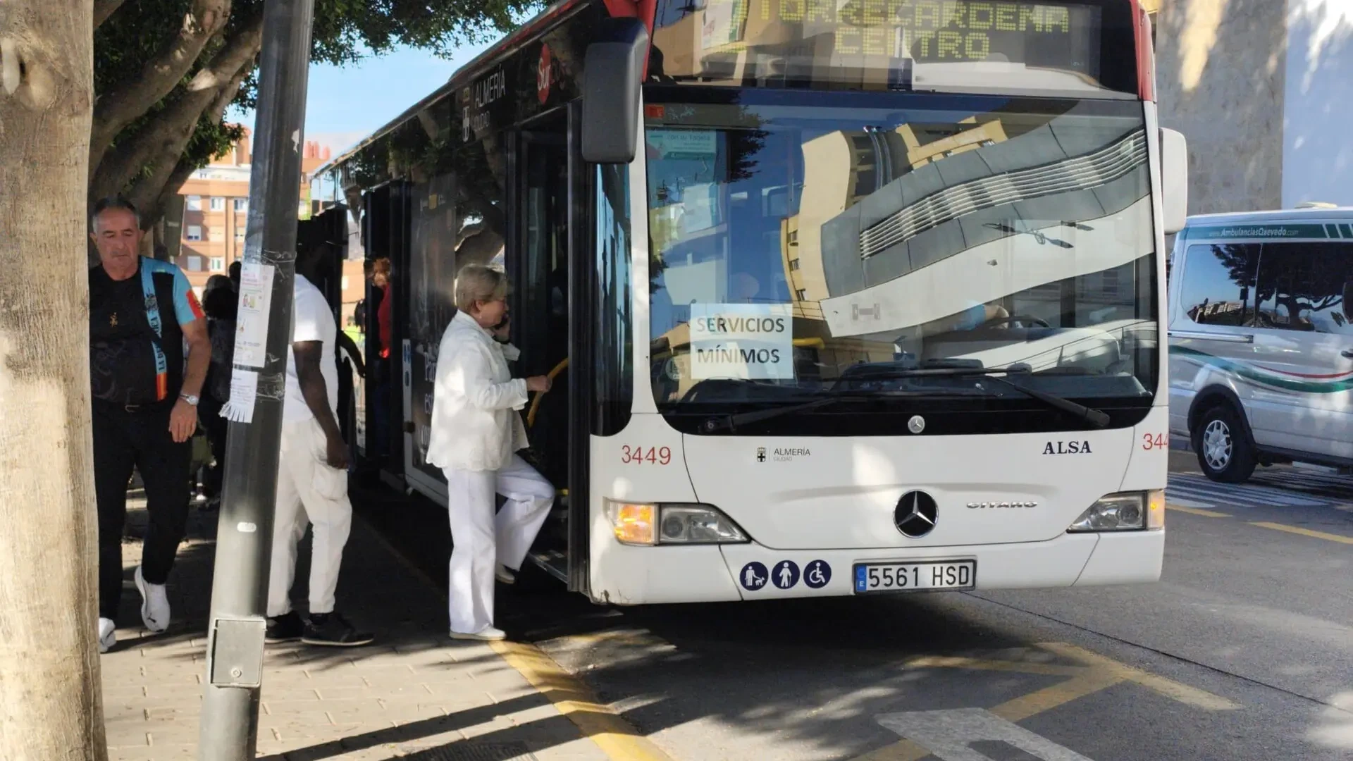 Desconvocada la huelga de transporte urbano de Almería tras alcanzarse un acuerdo salarial